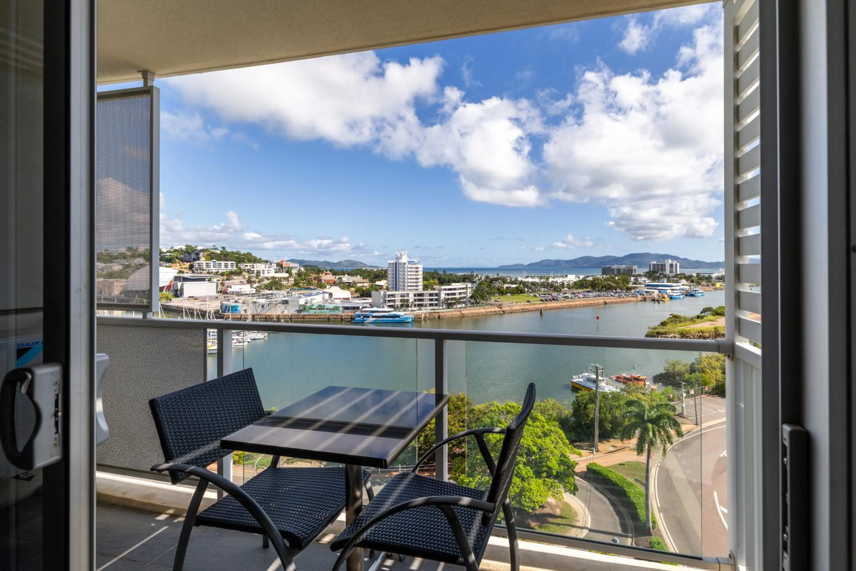 Natural landscape in Oaks Townsville Hotel