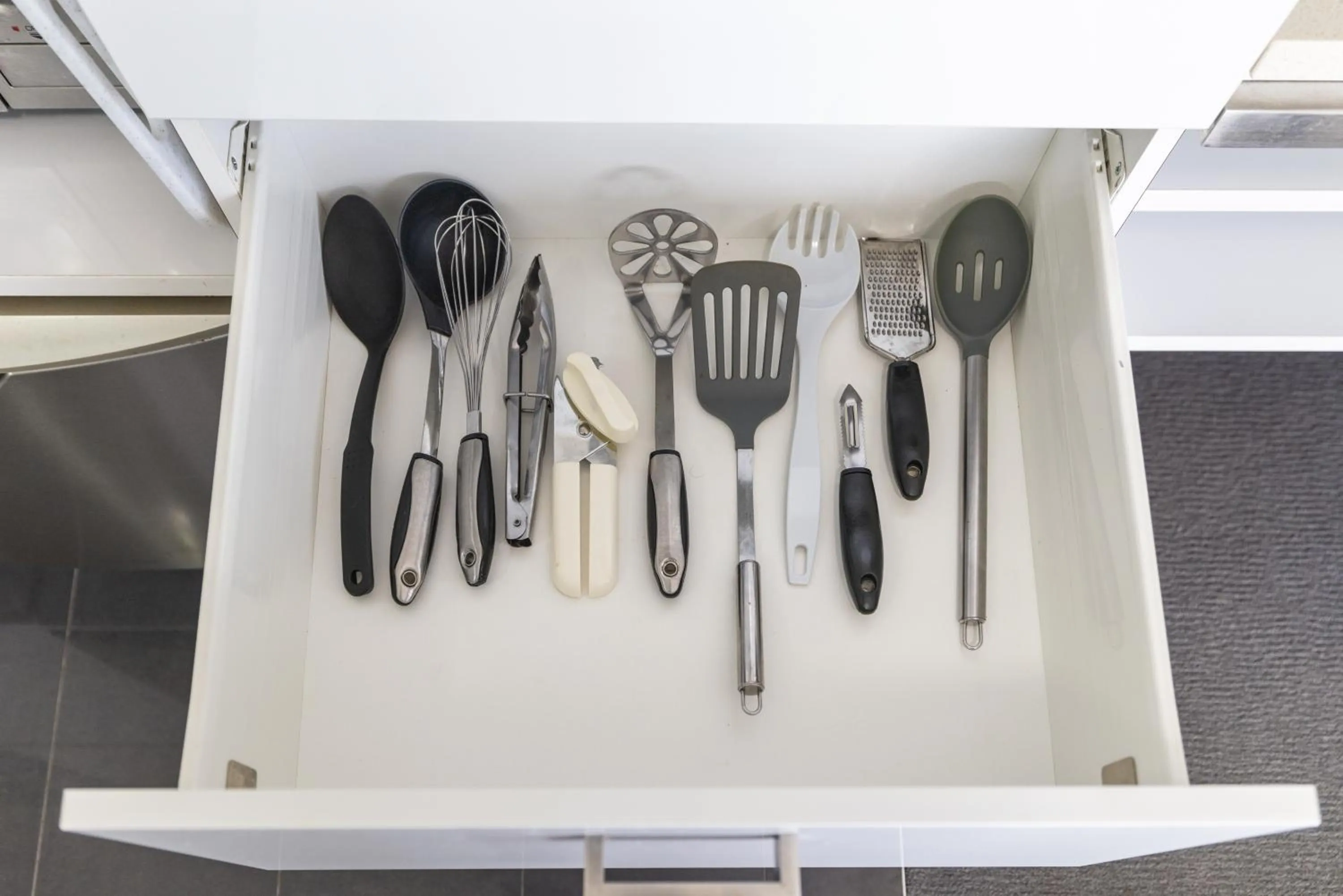 Kitchen or kitchenette in Oaks Townsville Hotel