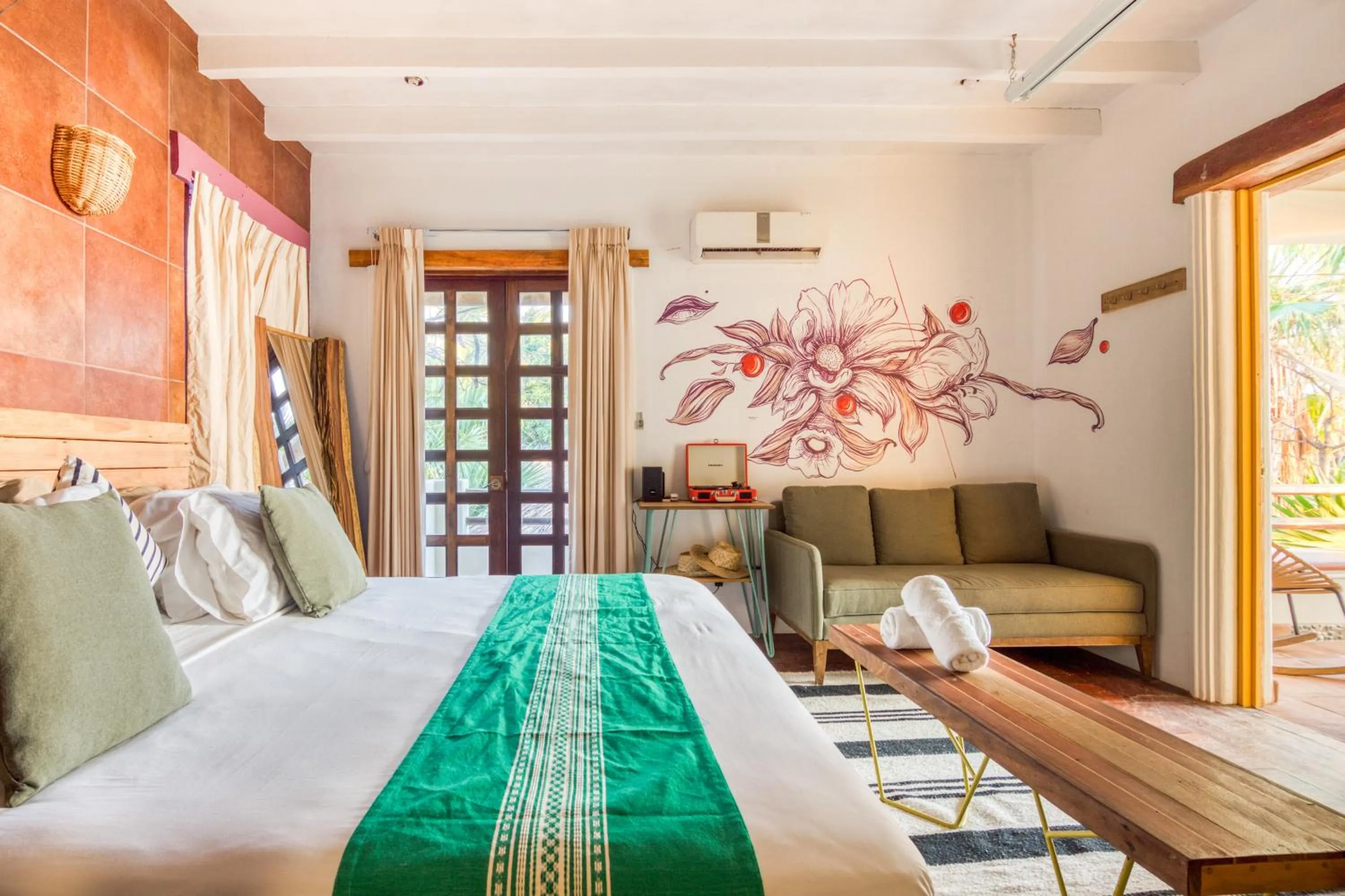 Photo of the whole room, Bed in Nílu Puerto Escondido by Selina