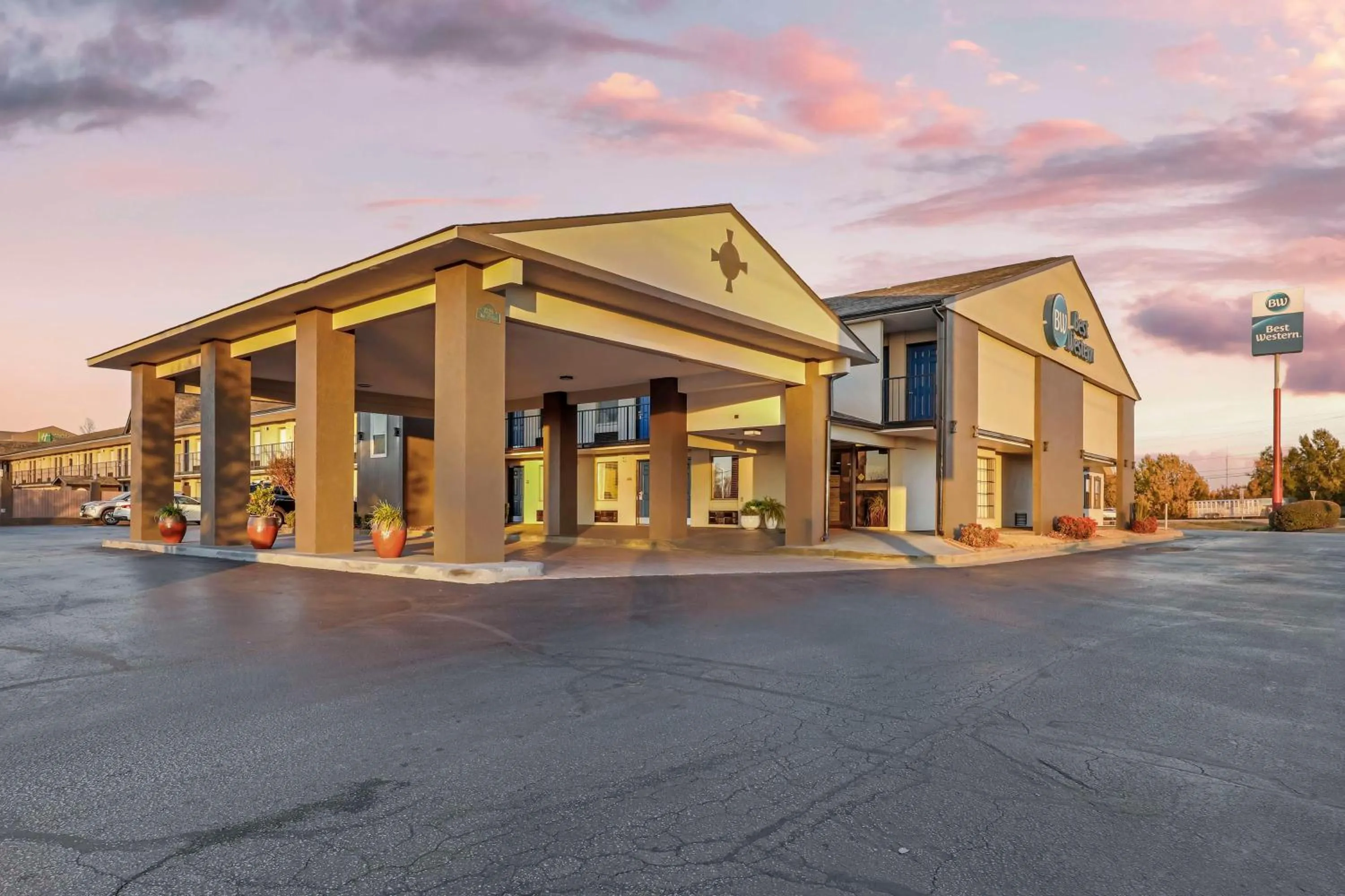 Property building in Best Western Athens Inn