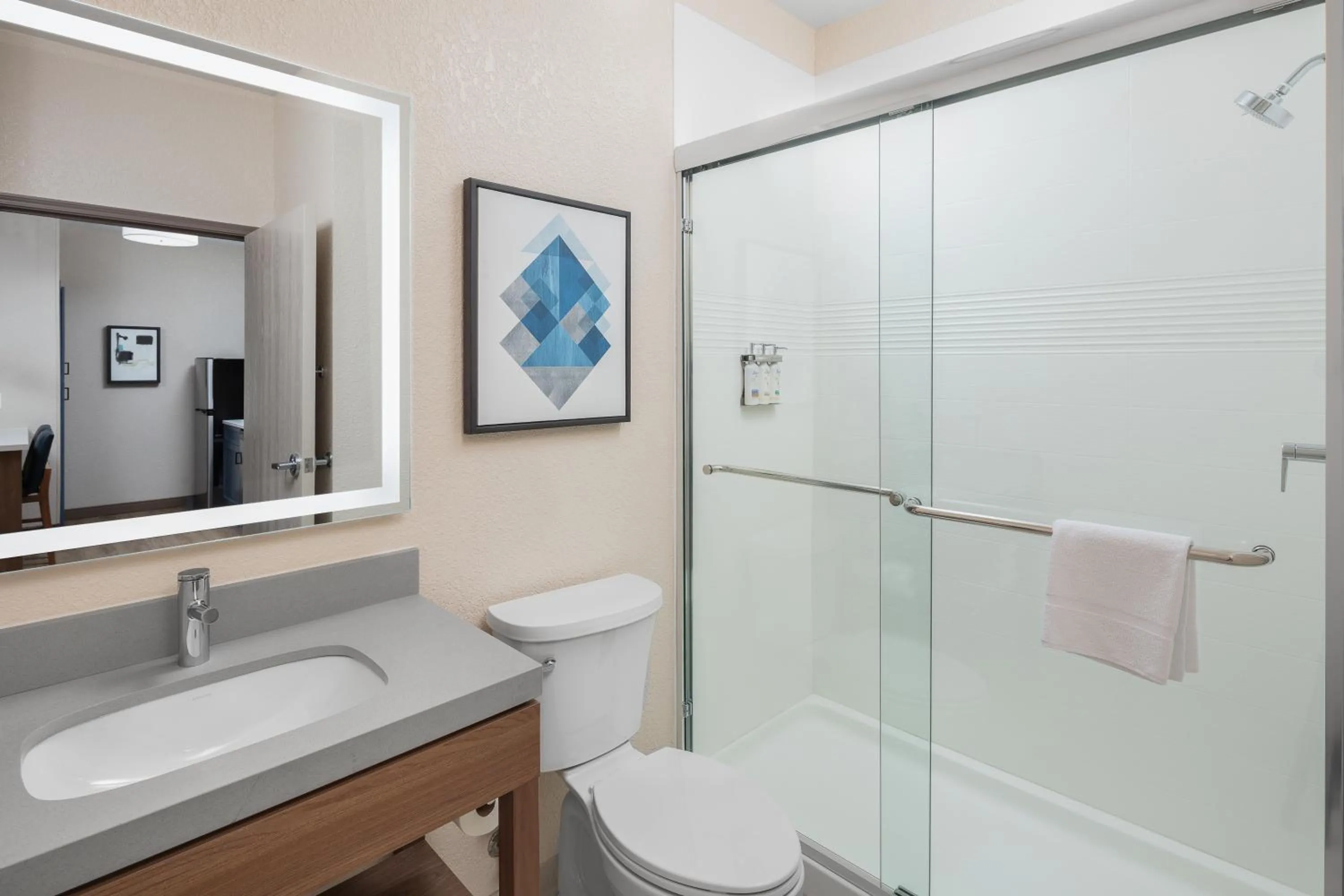 Shower in Candlewood Suites St. Robert by IHG