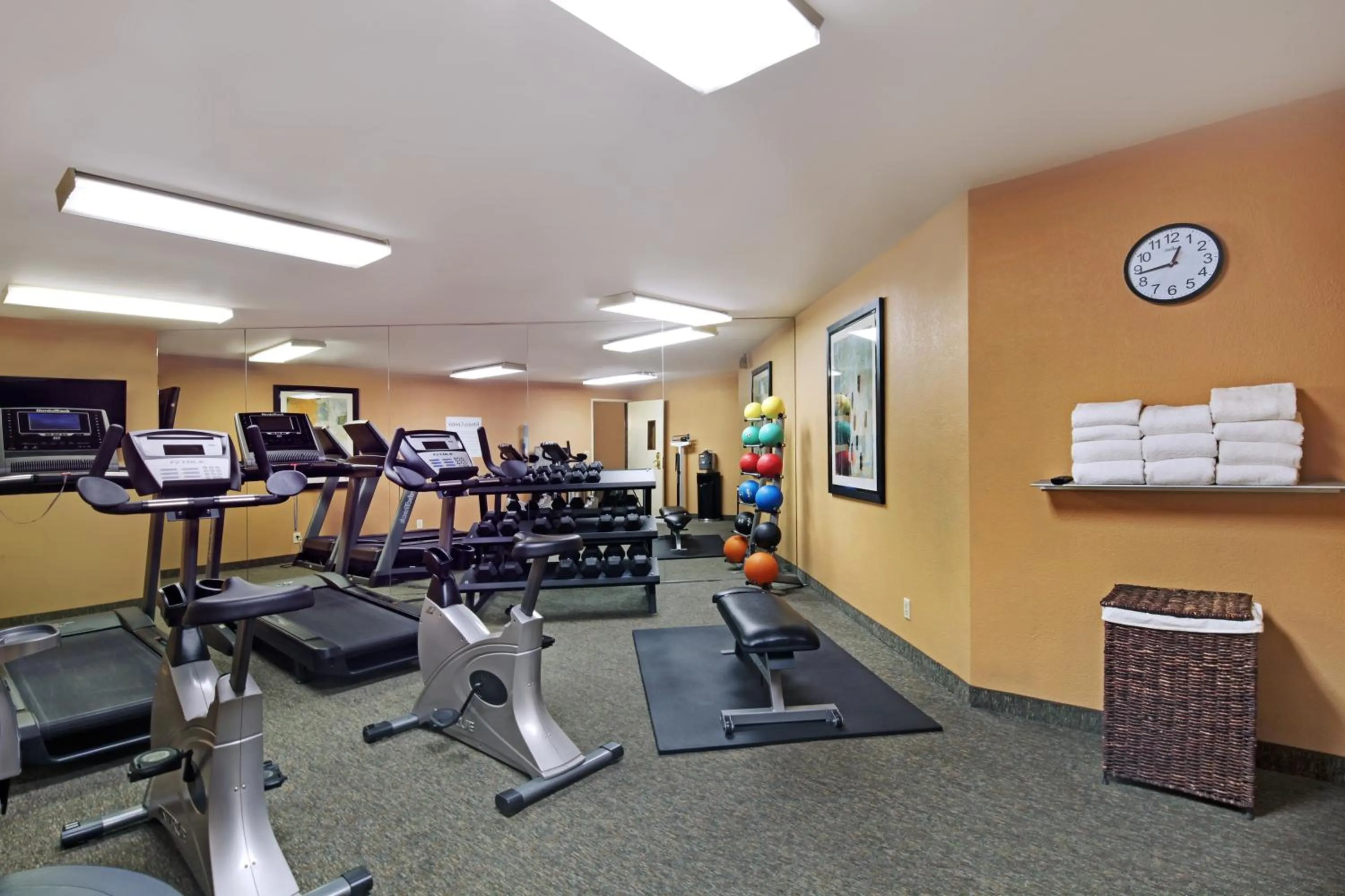 Fitness centre/facilities in Holiday Inn Express Port Hueneme by IHG