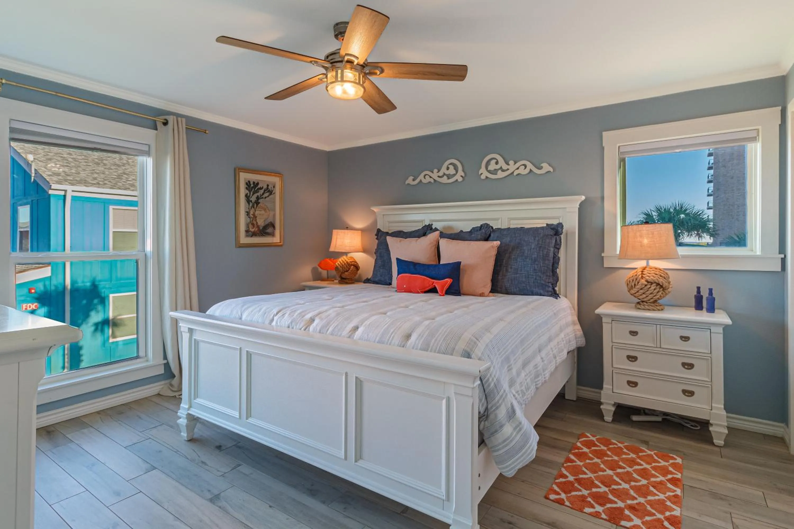 Bed in Executive Keys Condominiums on the Beach