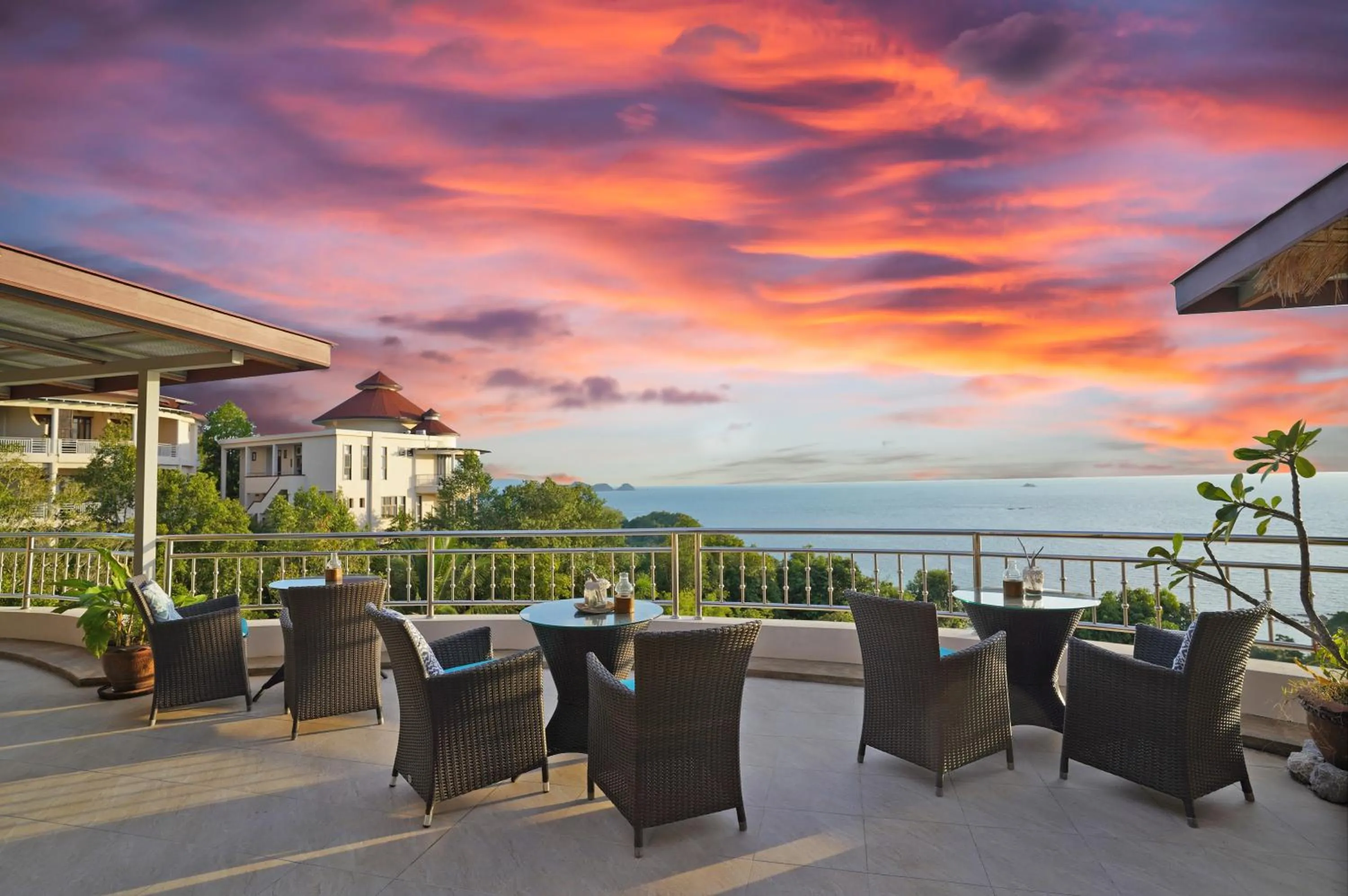 Restaurant/places to eat in Sunset Hill Boutique Resort Koh Phangan