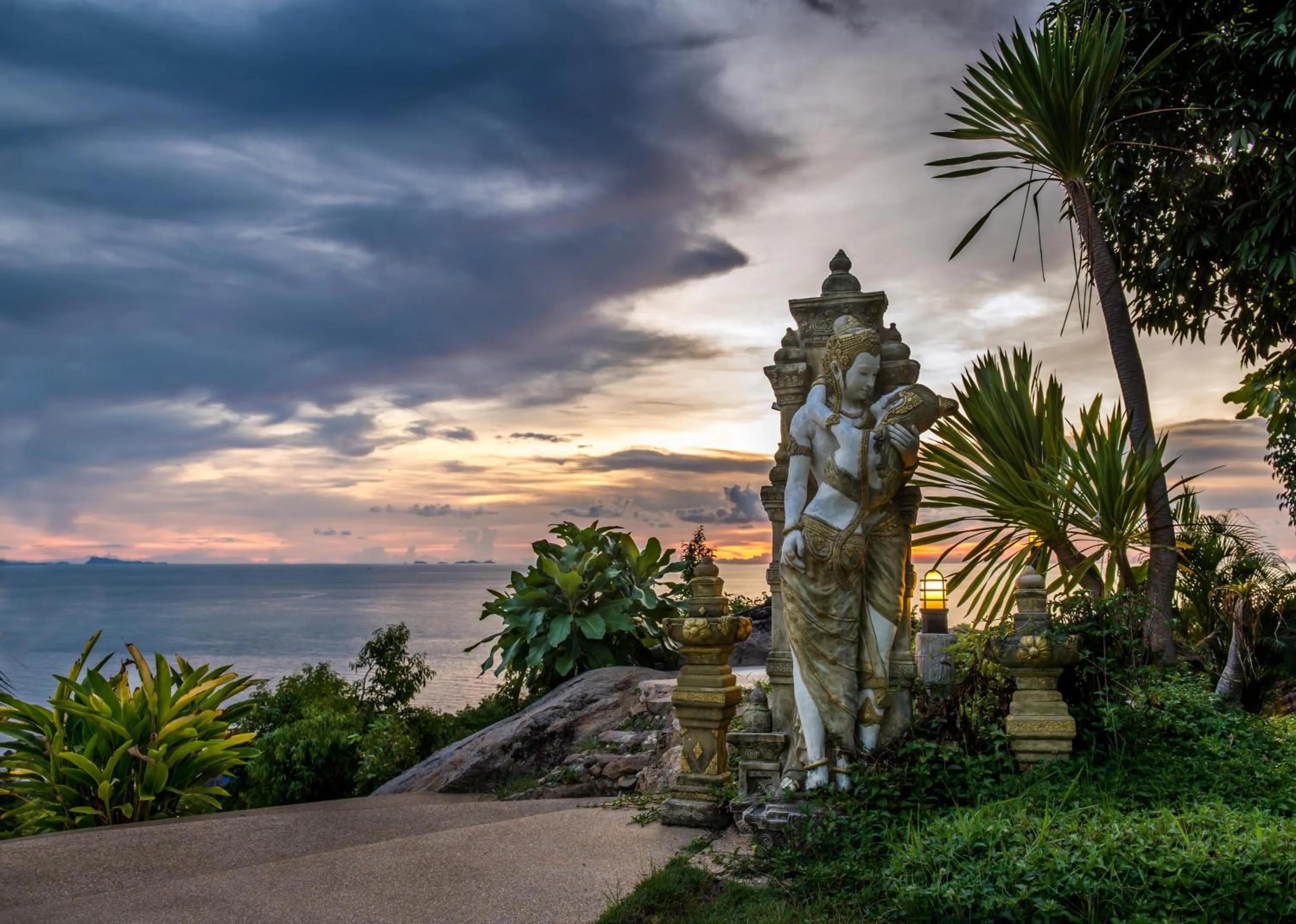 Garden in Sunset Hill Boutique Resort Koh Phangan