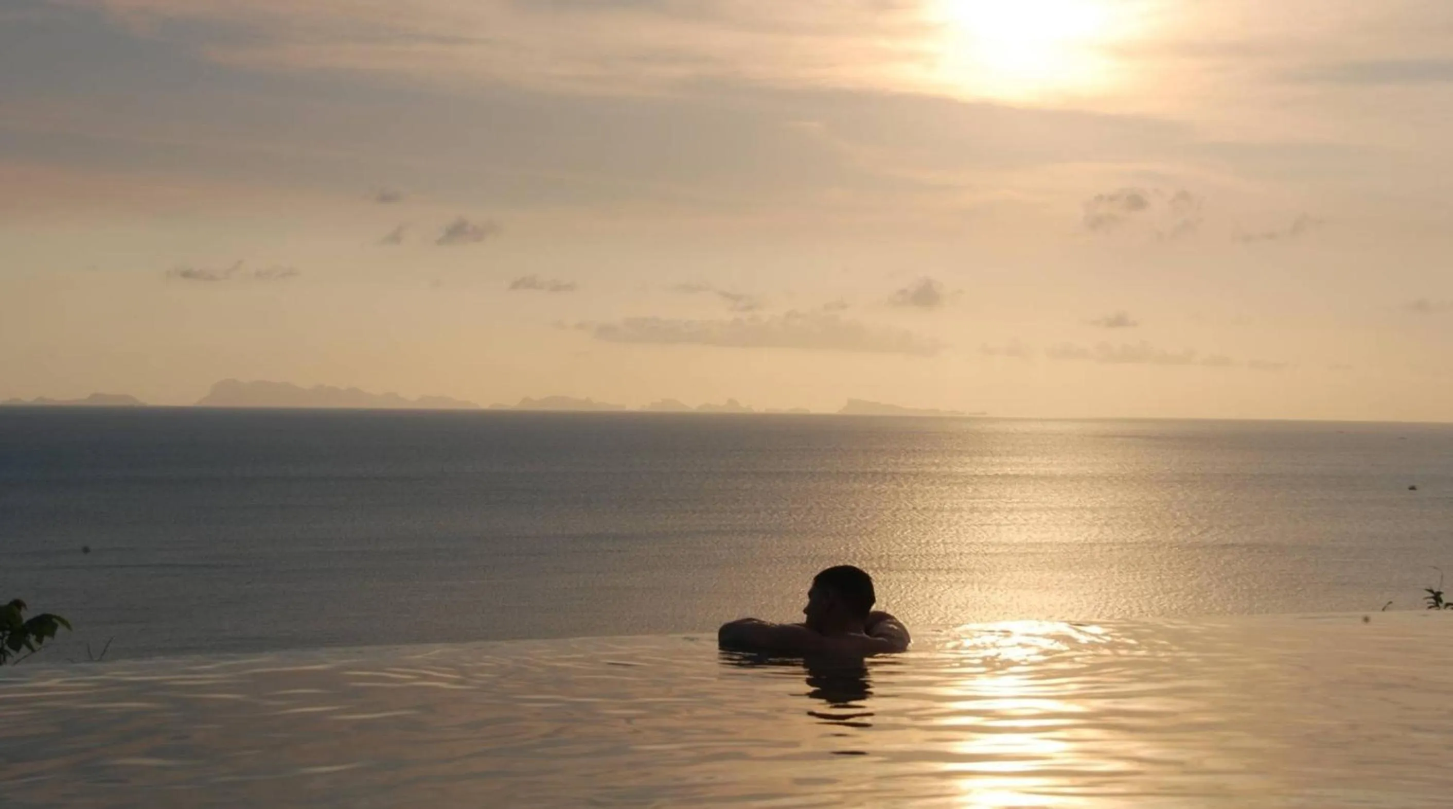 Swimming pool in Sunset Hill Boutique Resort Koh Phangan