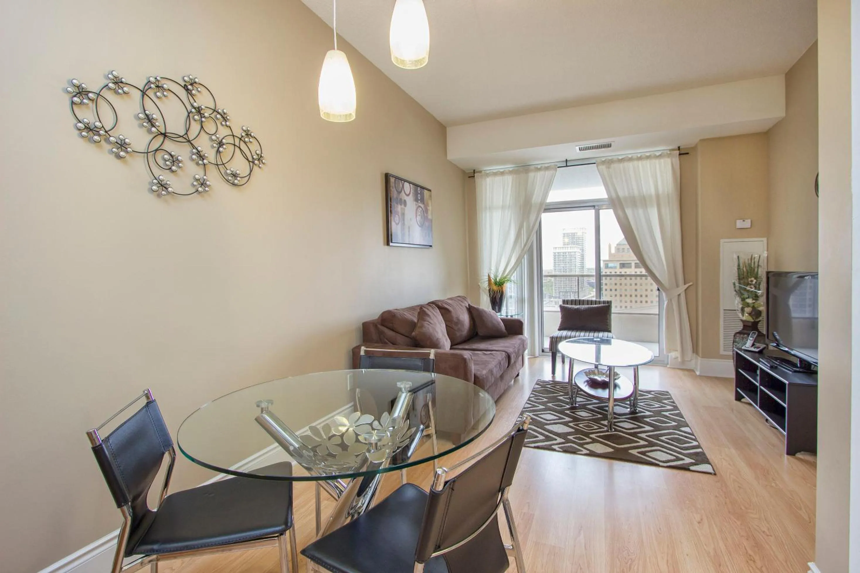 Dining area in Platinum Suites Furnished Executive Suites