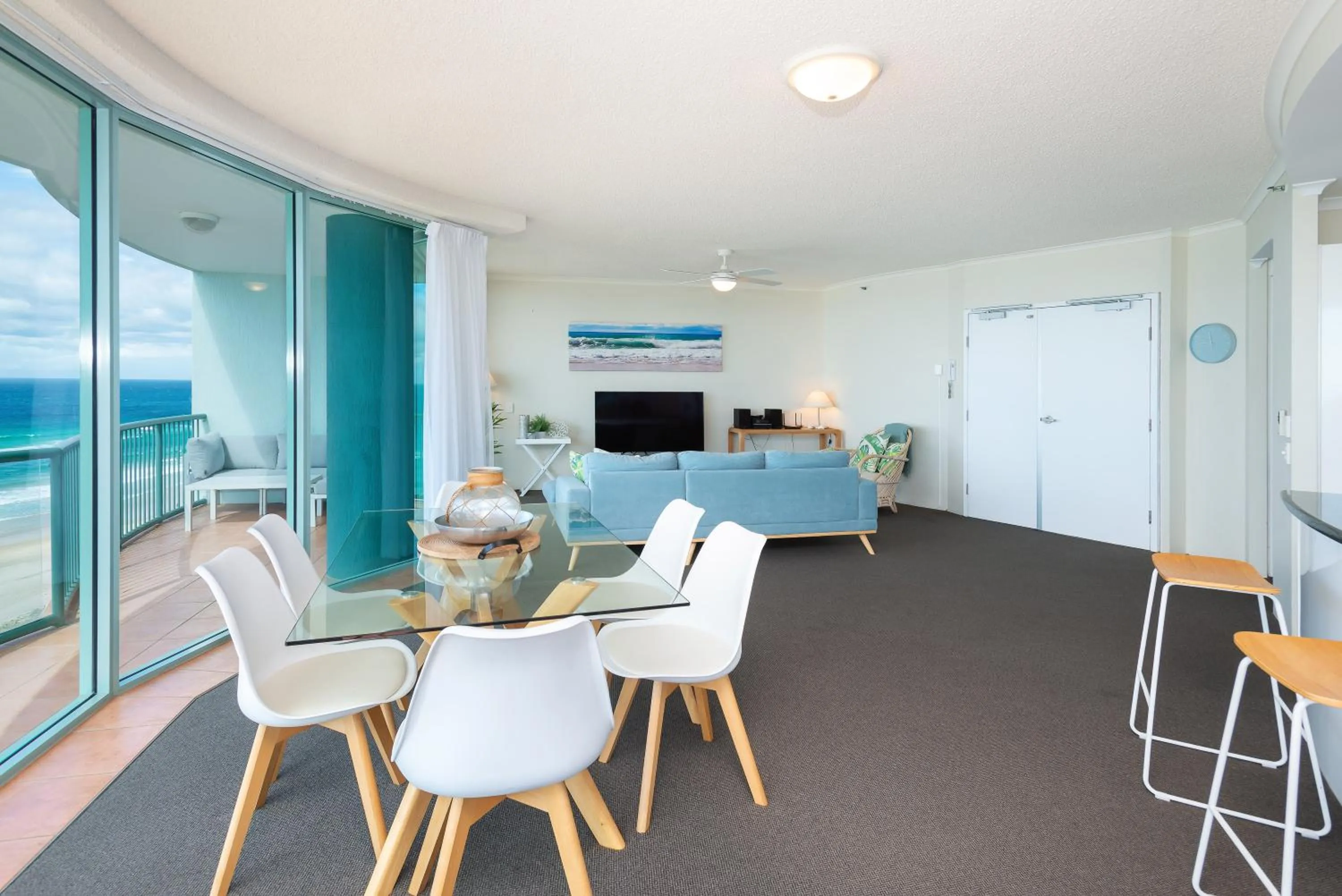 Dinner in The Waterford on Main Beach