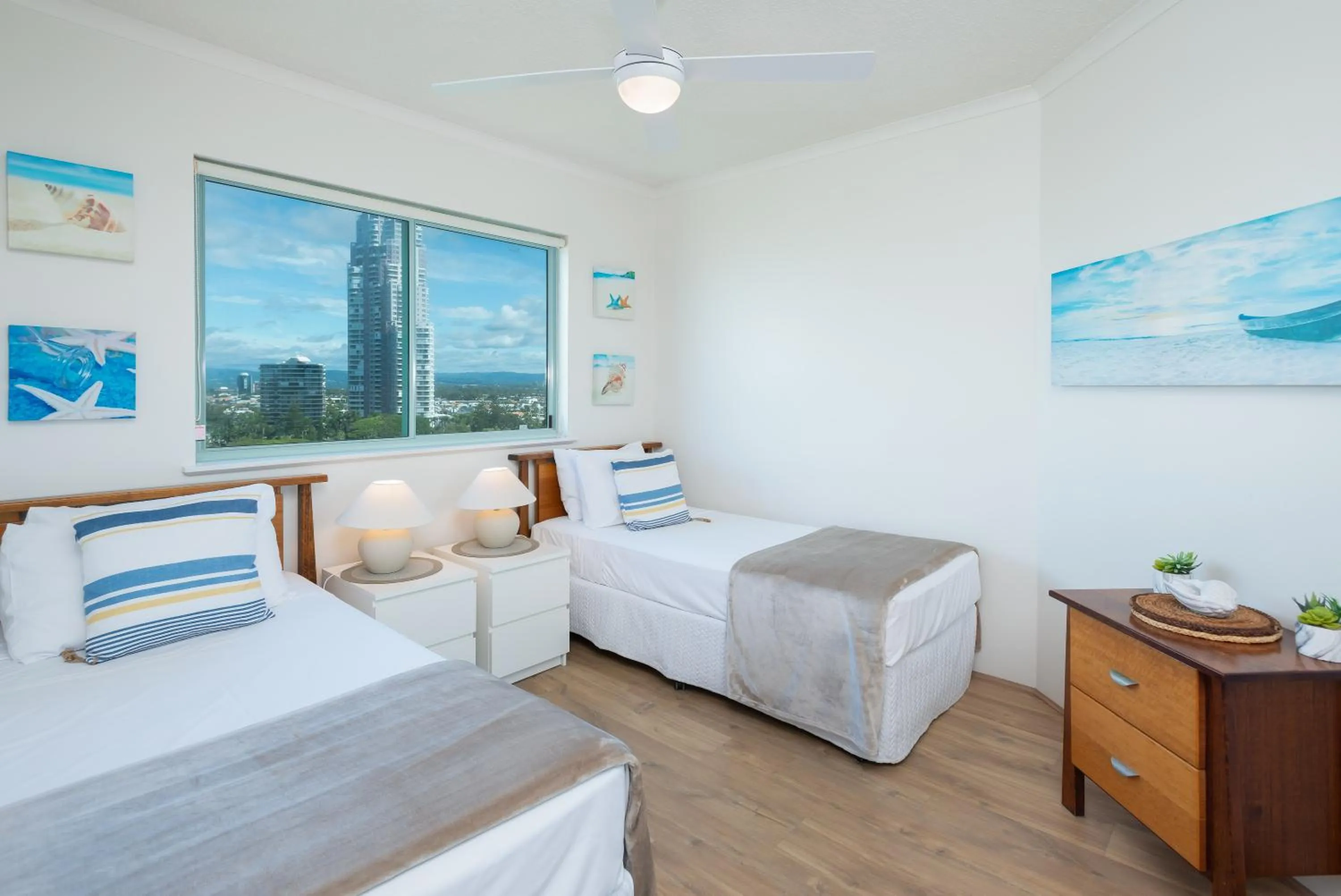 Bedroom, Bed in The Waterford on Main Beach