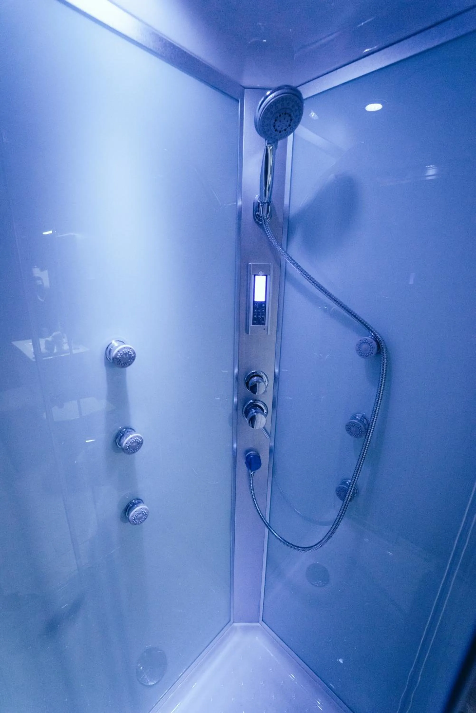 Shower in Palazzo Settembrini 49