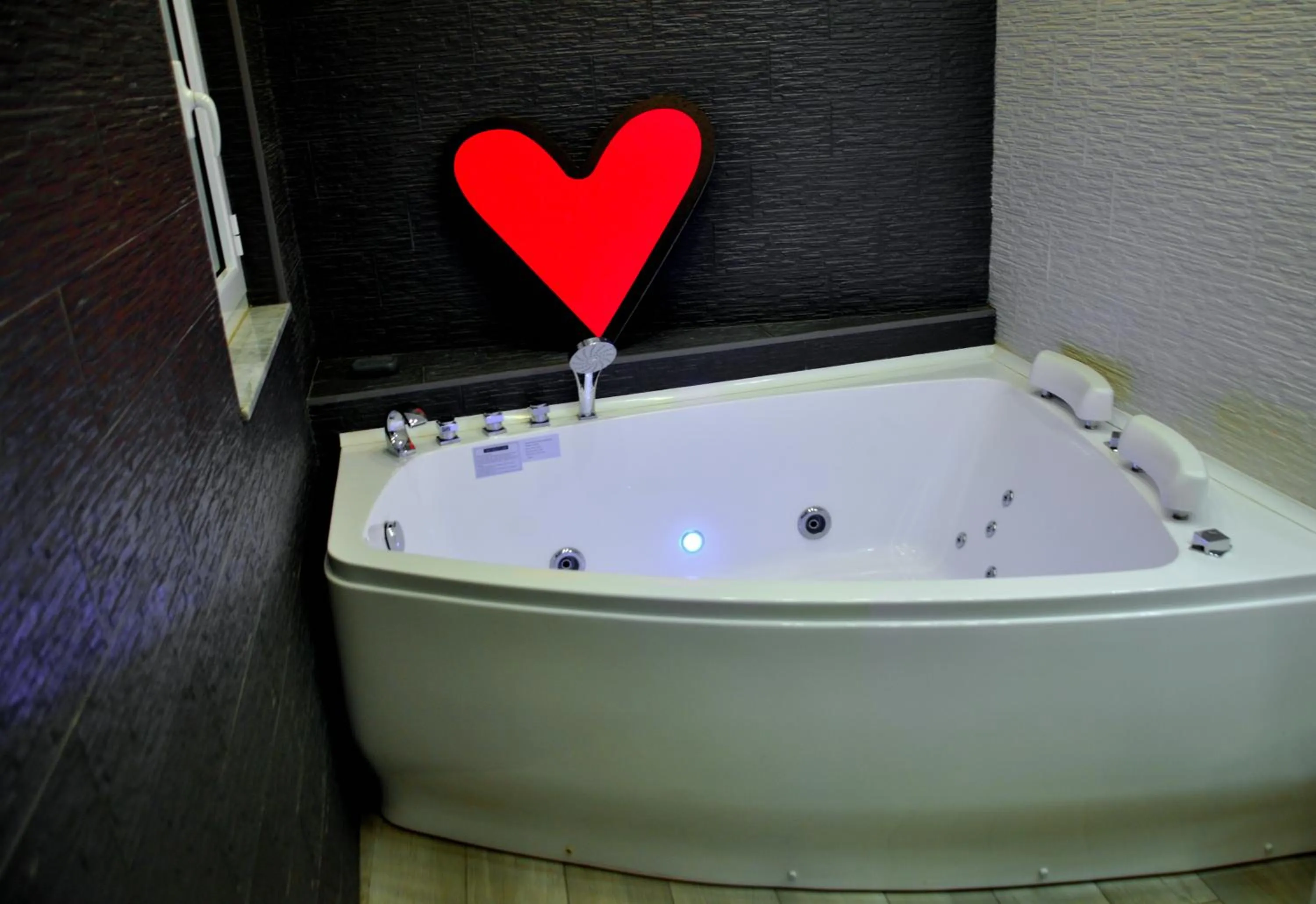 Hot Tub in Palazzo Settembrini 49