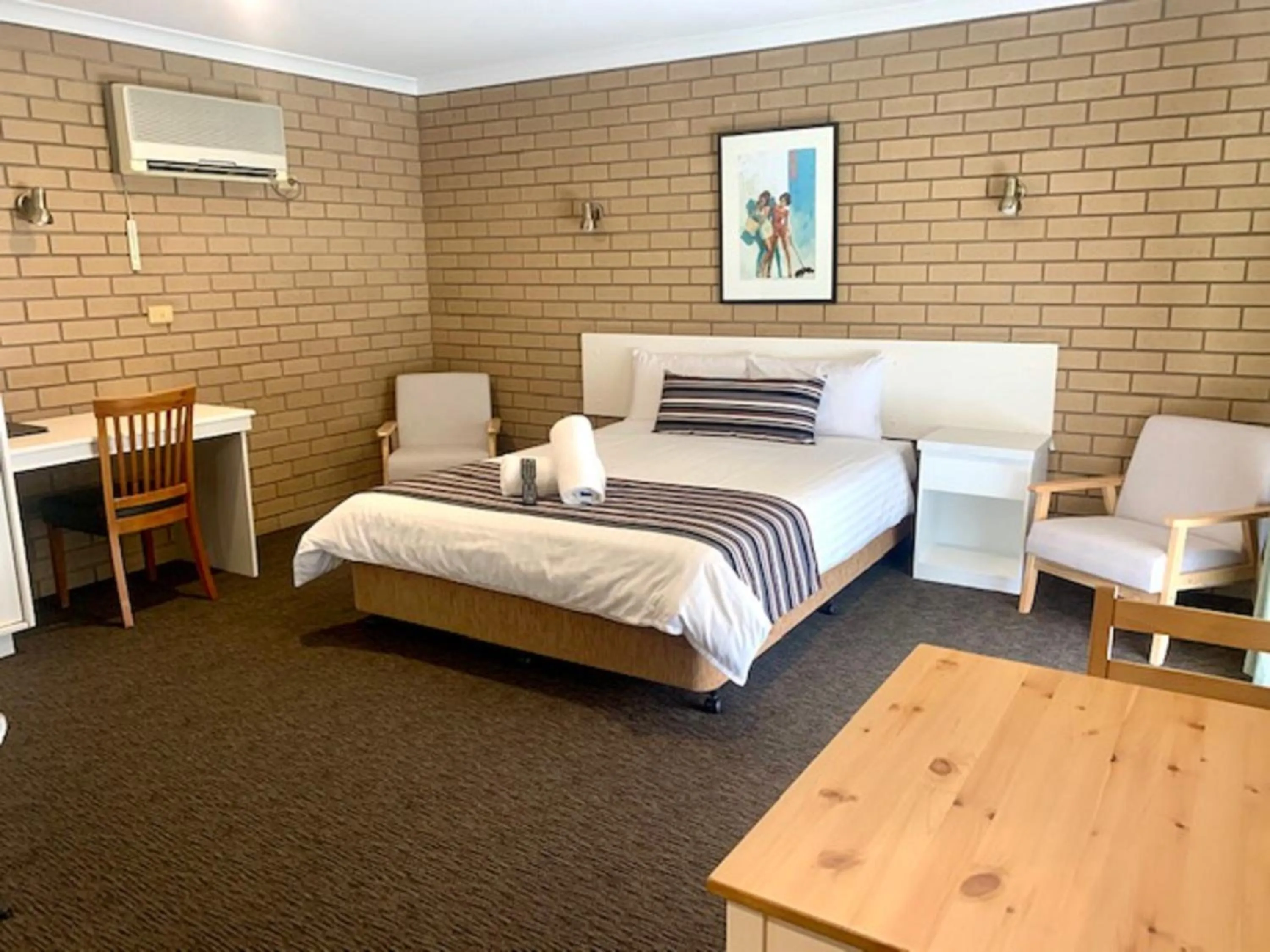 Bed in Albury City Motel