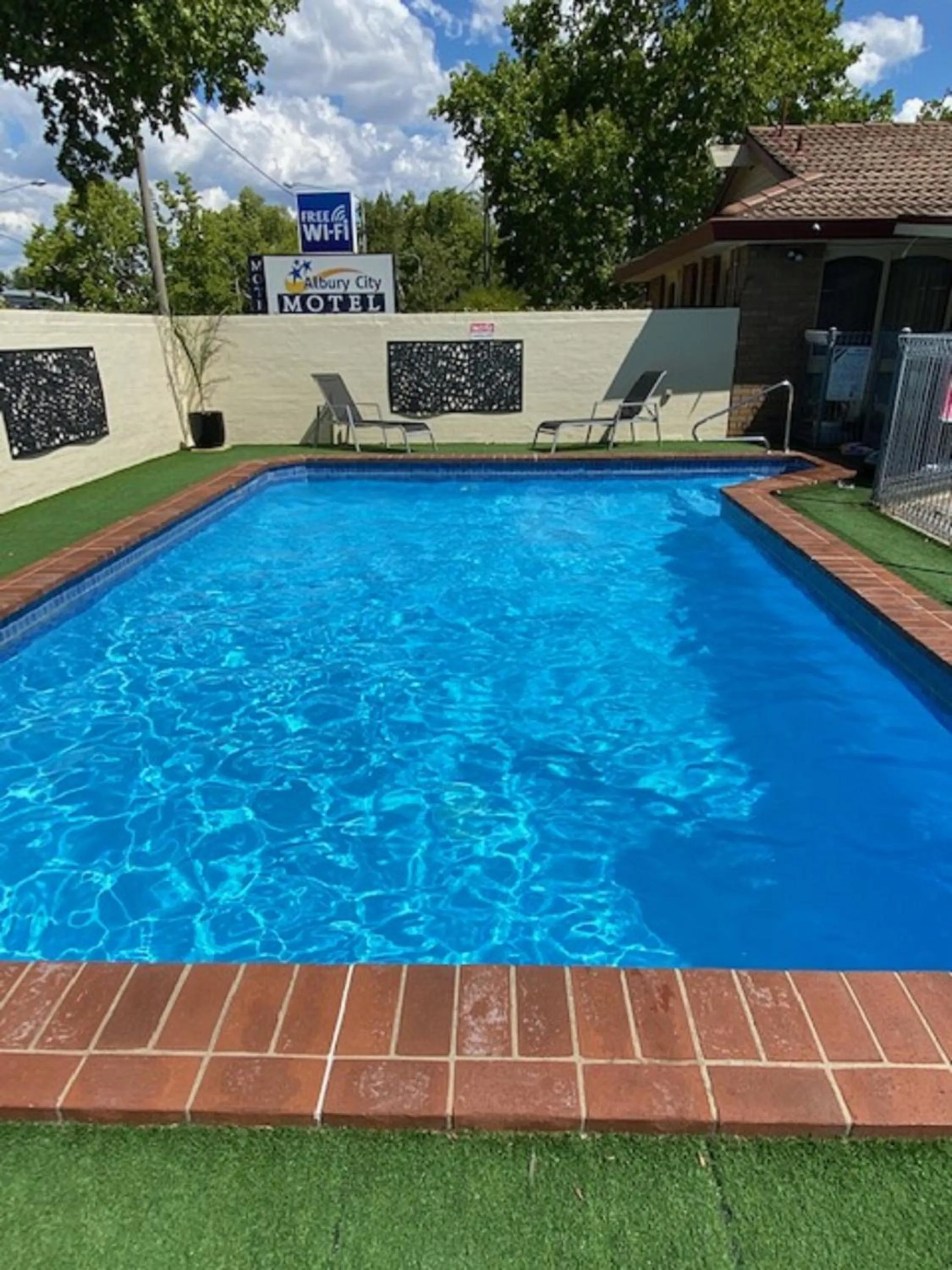 Pool view in Albury City Motel