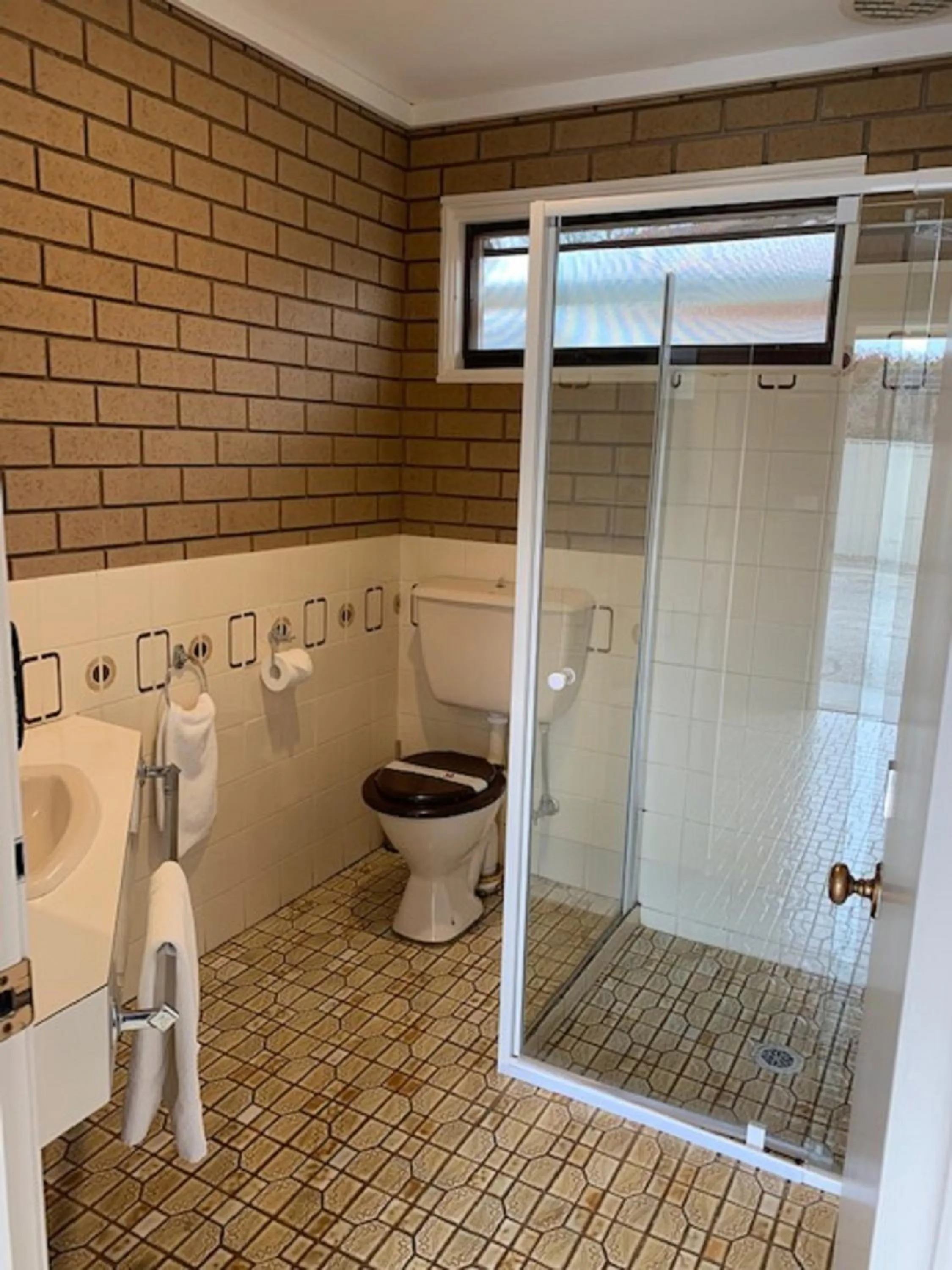 Bathroom in Albury City Motel