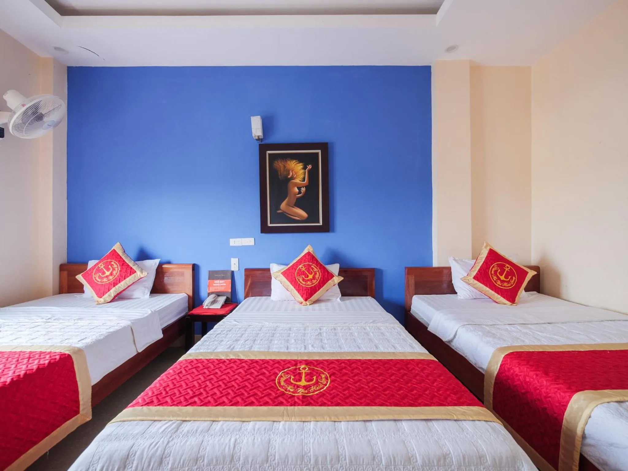 Photo of the whole room in TITANIC HOTEL