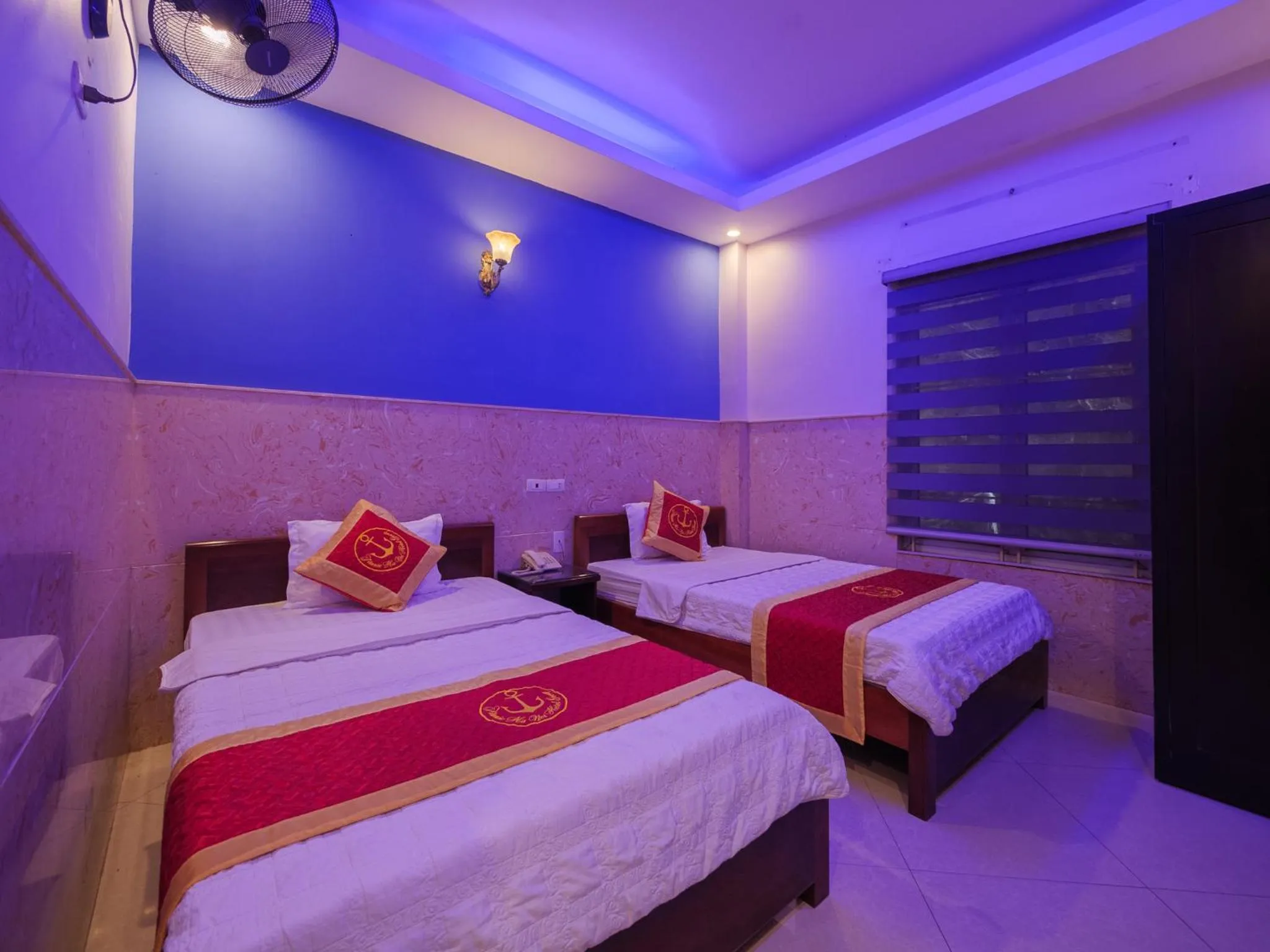 Photo of the whole room in TITANIC HOTEL