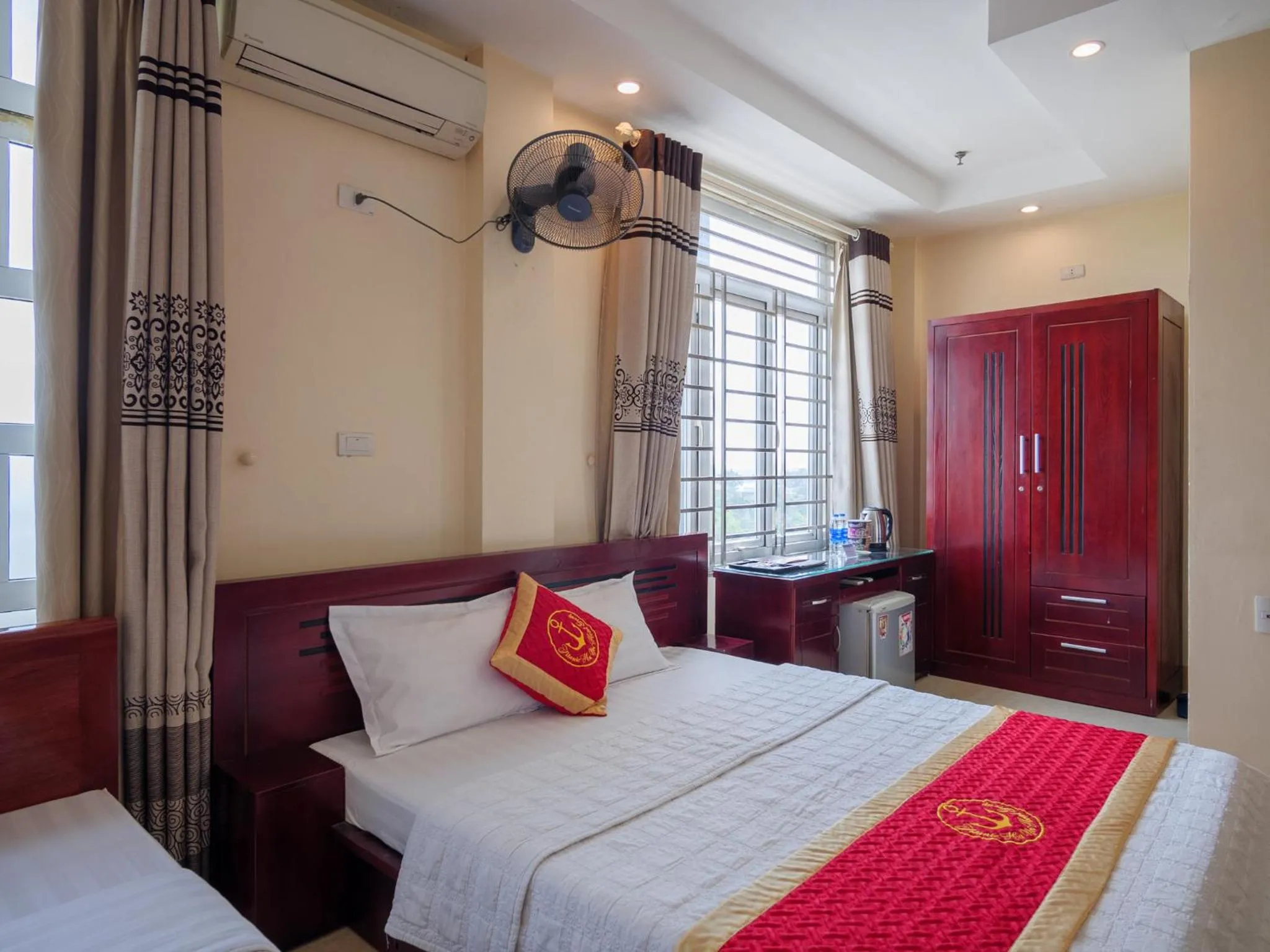 air conditioner in TITANIC HOTEL