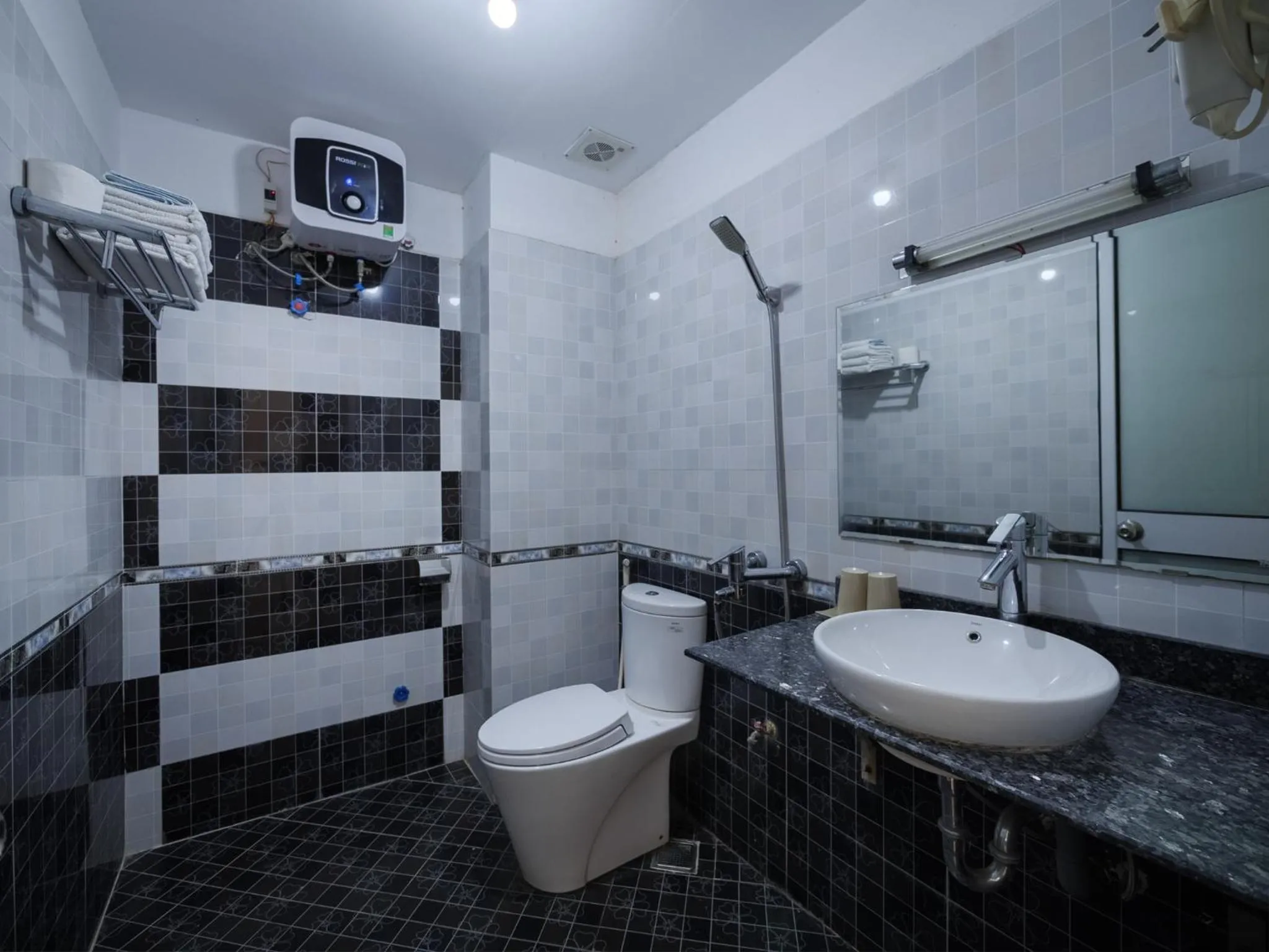 Shower in TITANIC HOTEL