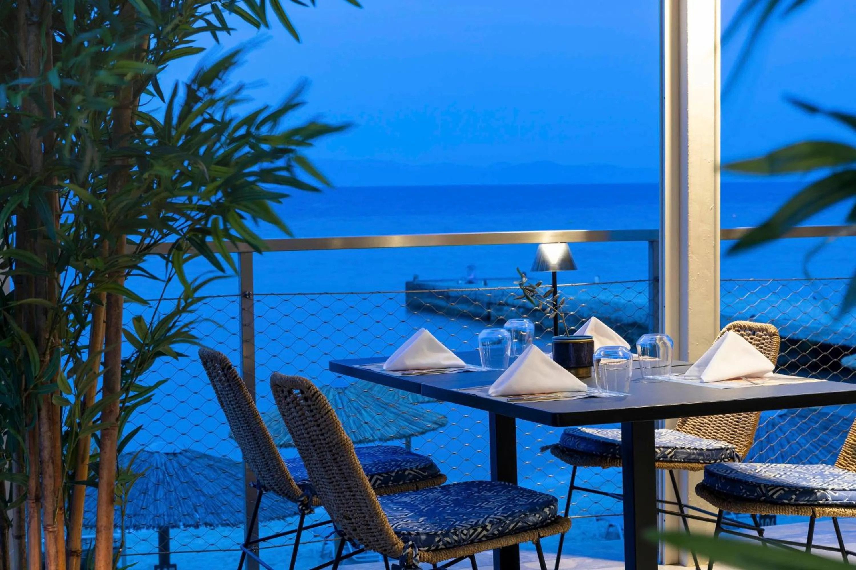 Restaurant/places to eat in Ammon Zeus Luxury Beach Hotel