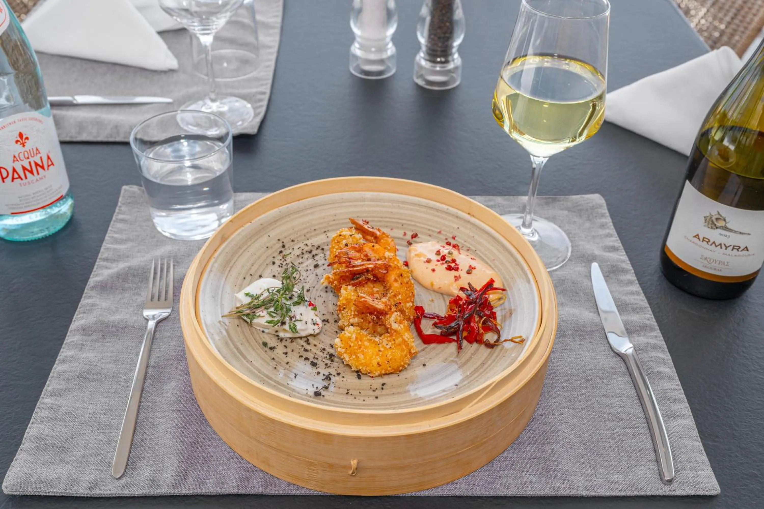 Restaurant/places to eat in Ammon Zeus Luxury Beach Hotel