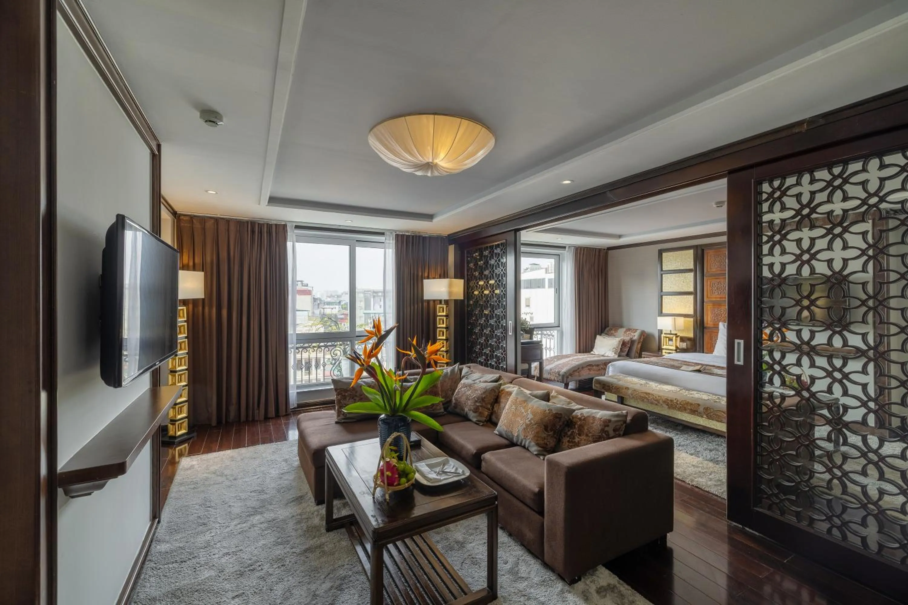 Luxury Suite With Living Room And Sofa - single occupancy in Golden Lotus Luxury Hotel