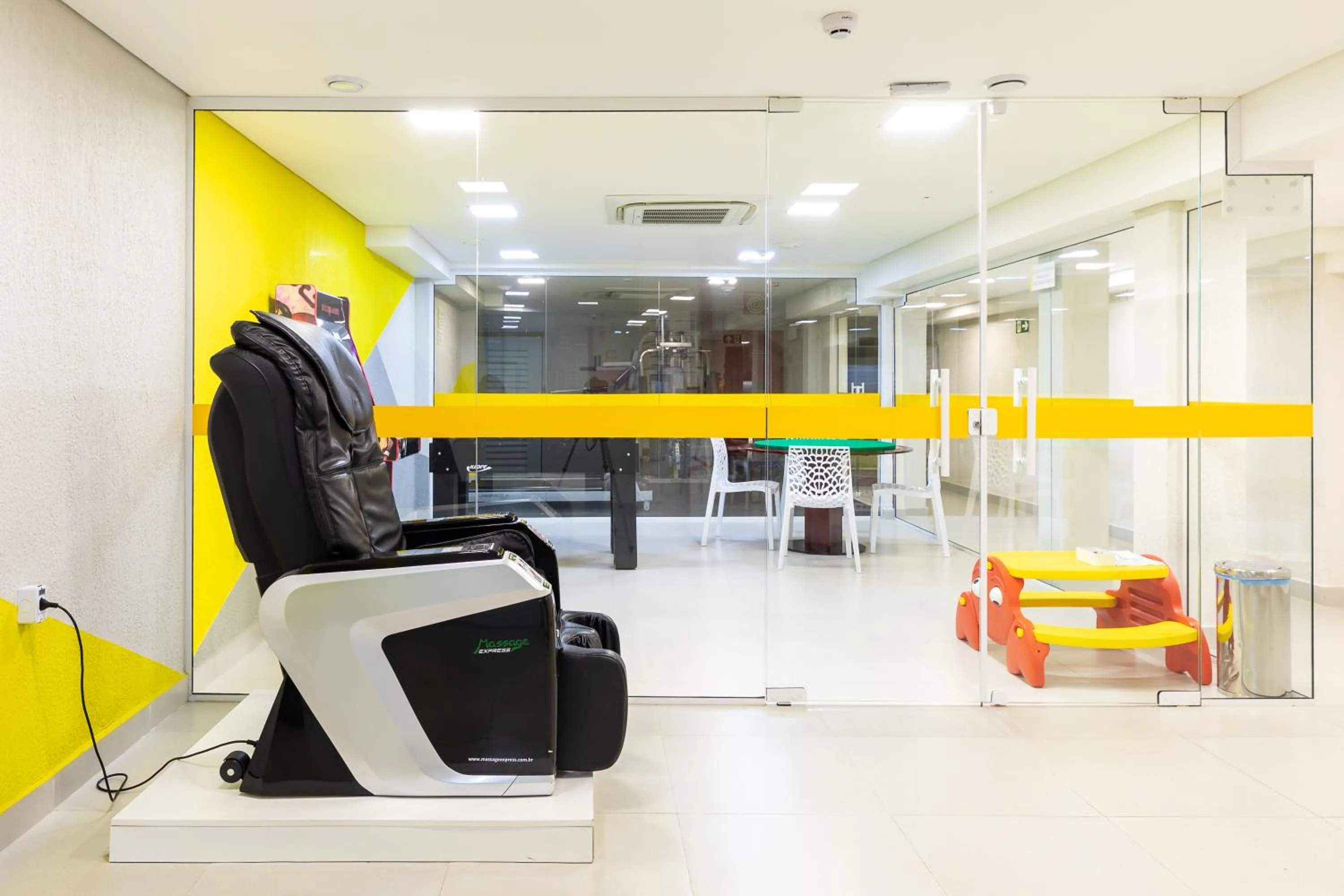 Game Room in Tarobá Express