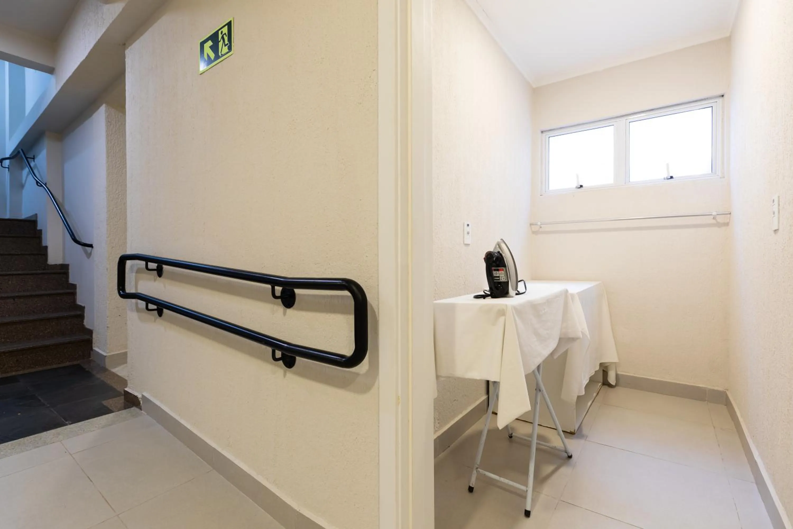 furniture in Tarobá Express