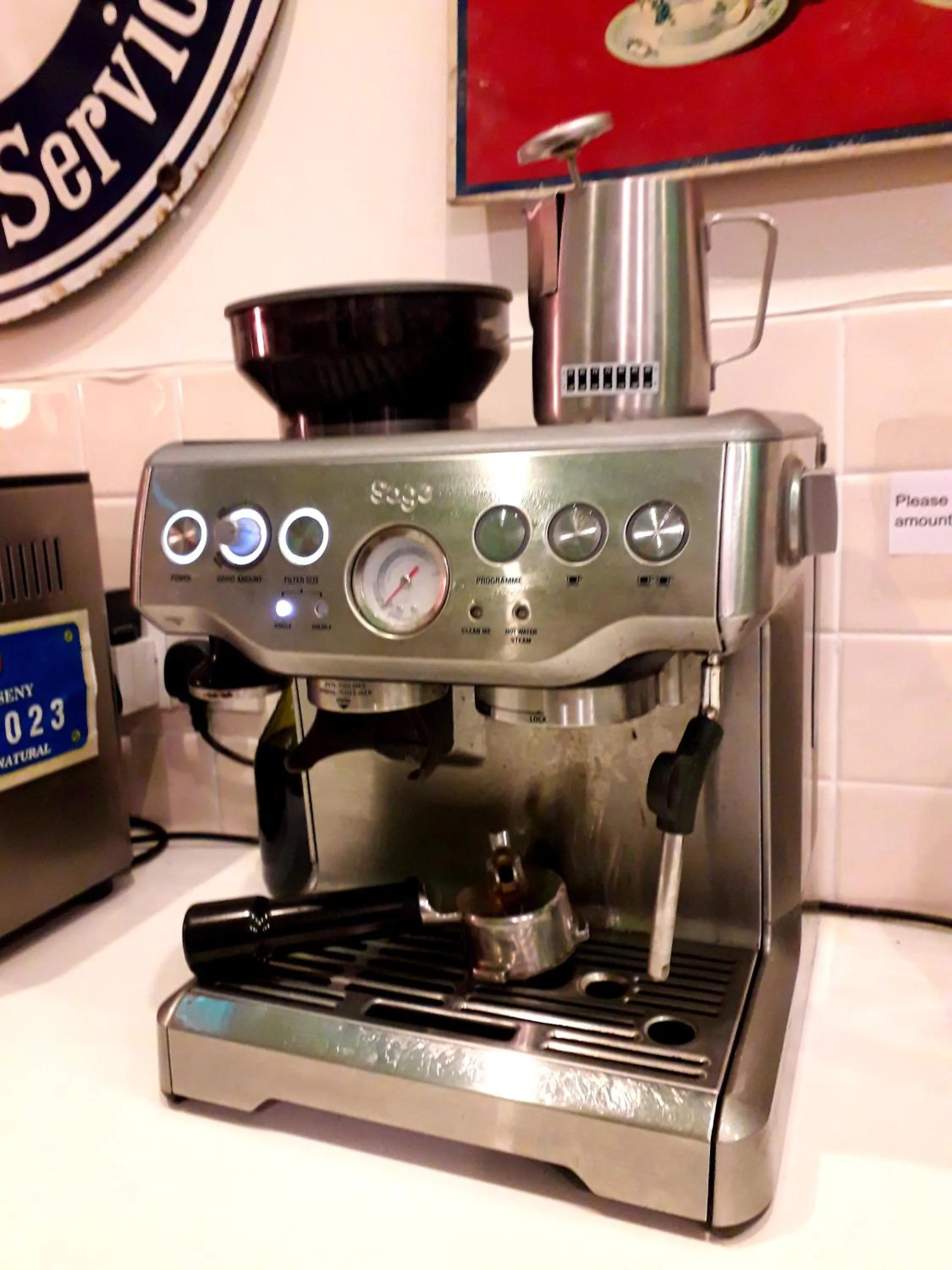 Coffee/tea facilities in Tŷ Selah, Rugby Ave, Neath