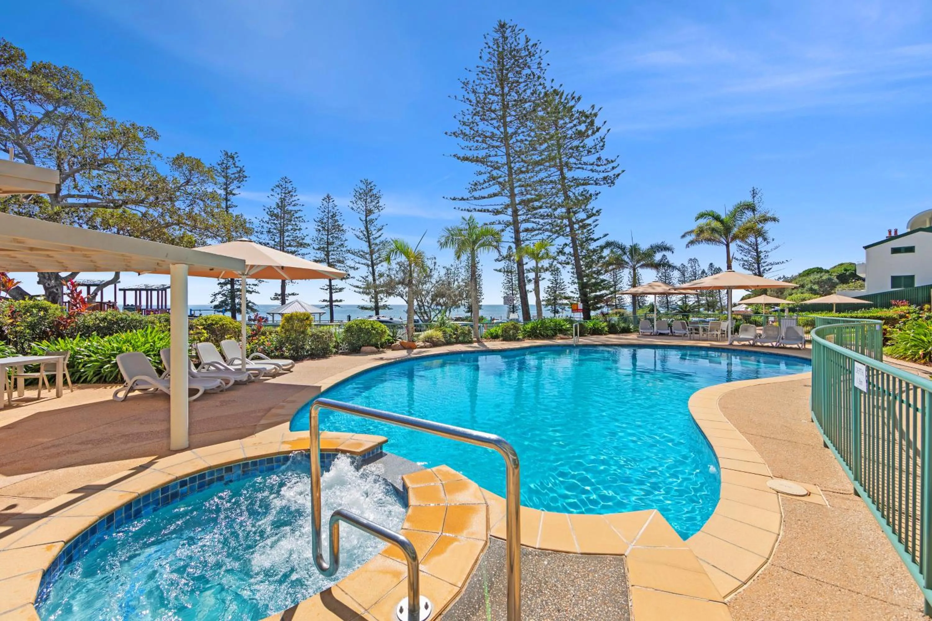Swimming pool in The Norfolks on Moffat Beach