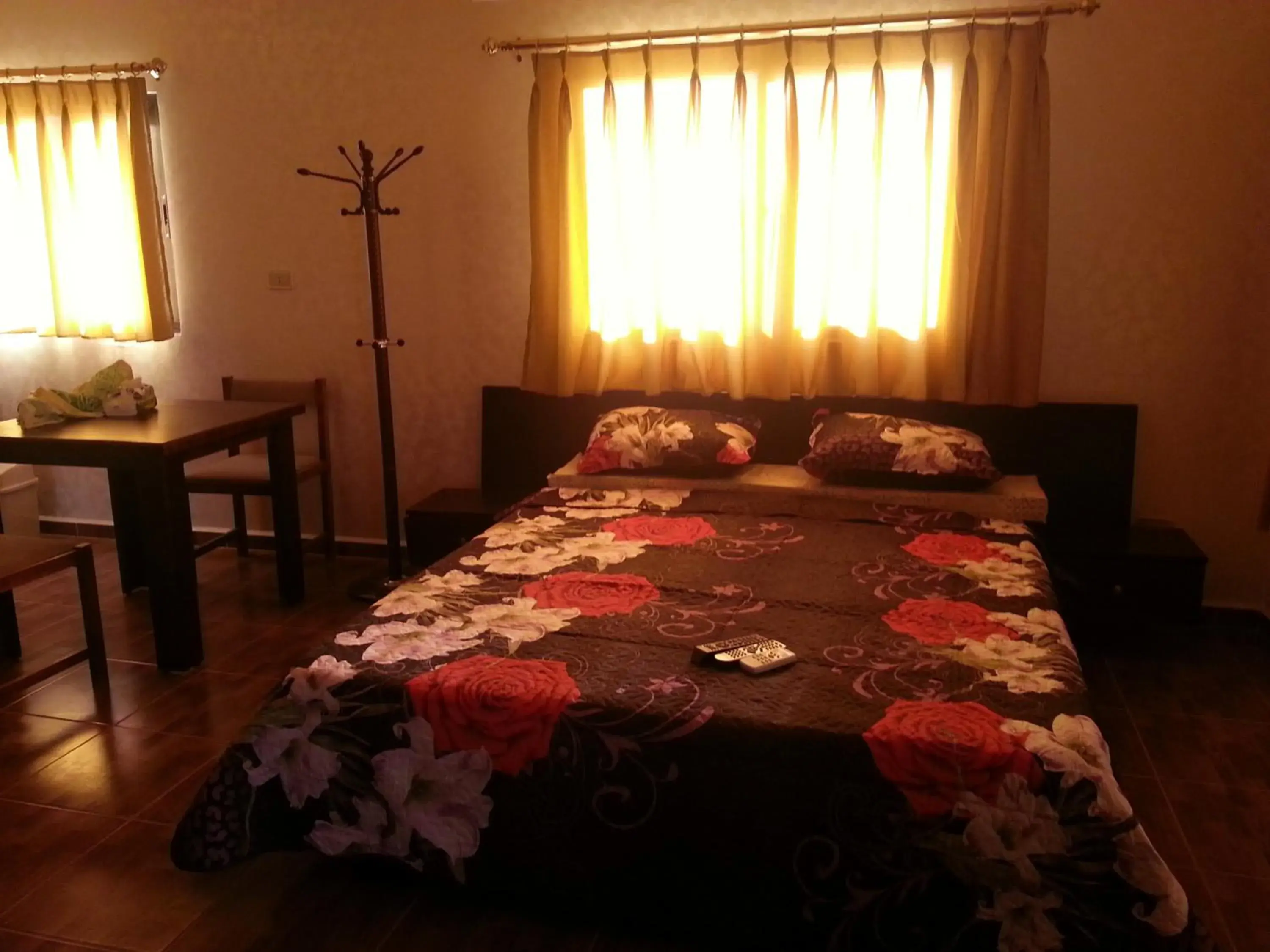 Standard Triple Room with Lake View in Murshed Motel Standard Triple Room with Lake View in Murshed Motel