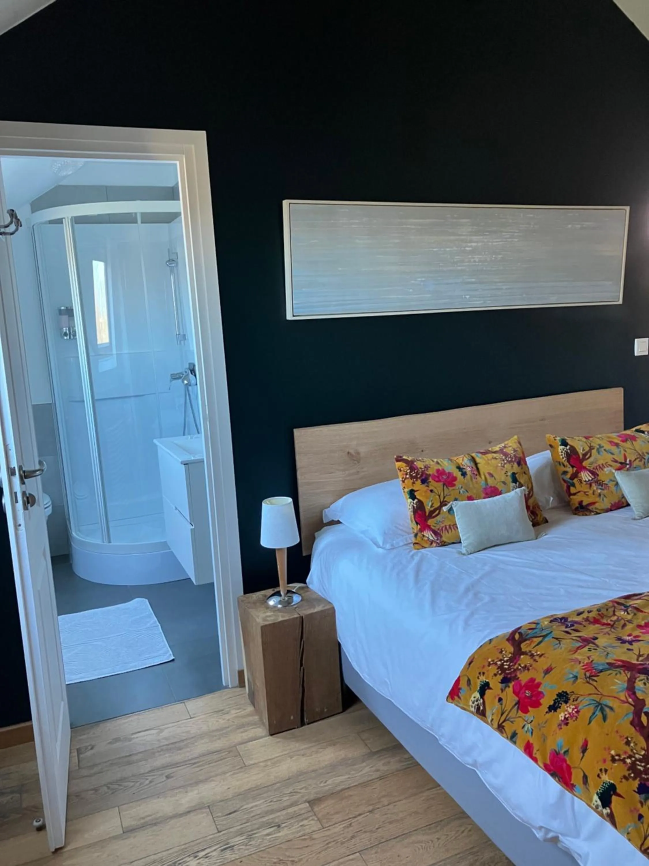 Shower, Bed in Chambres avec Vue