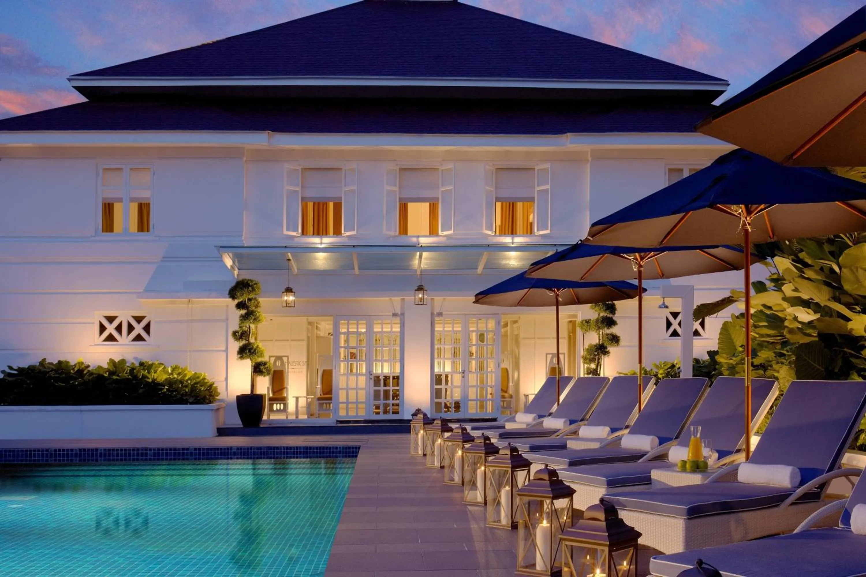 Swimming pool in The Majestic Hotel Kuala Lumpur, Autograph Collection