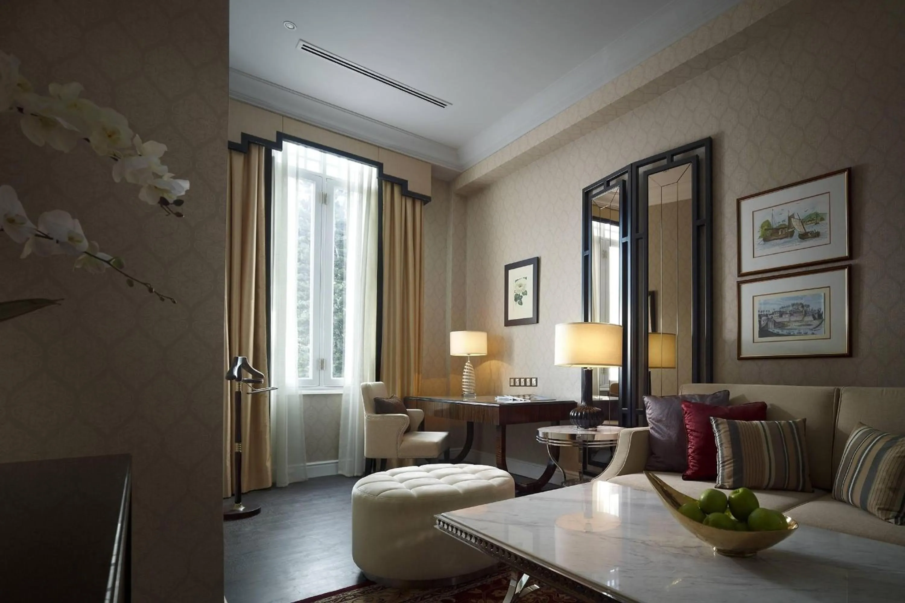 Living room, Bed in The Majestic Hotel Kuala Lumpur, Autograph Collection