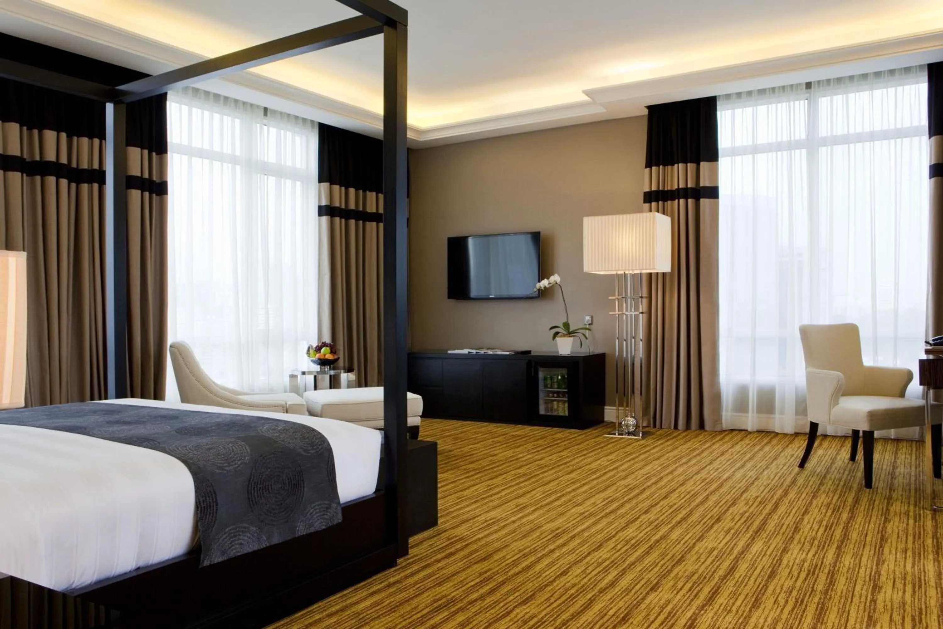 Bedroom, Bed in The Majestic Hotel Kuala Lumpur, Autograph Collection
