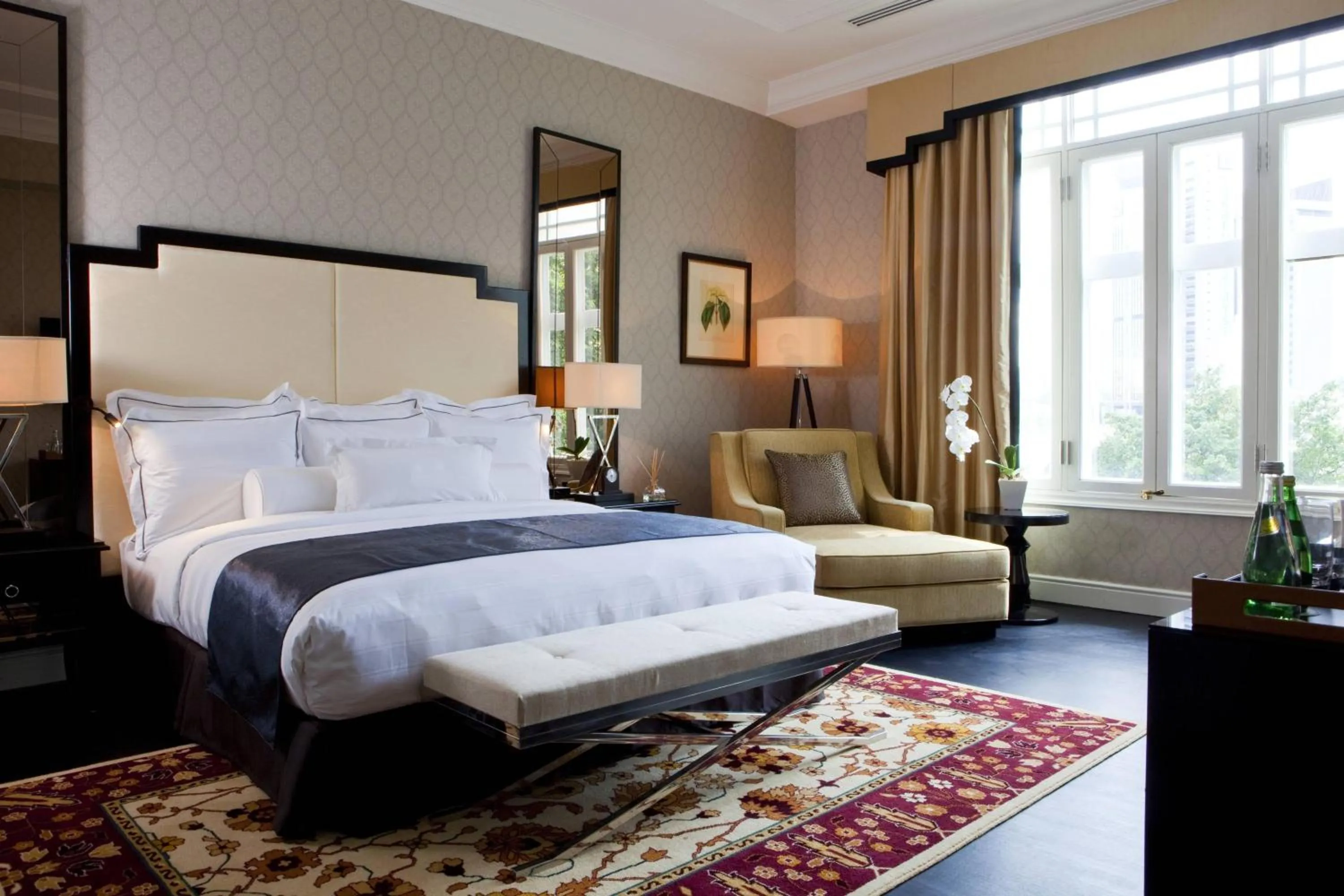 Bedroom, Bed in The Majestic Hotel Kuala Lumpur, Autograph Collection