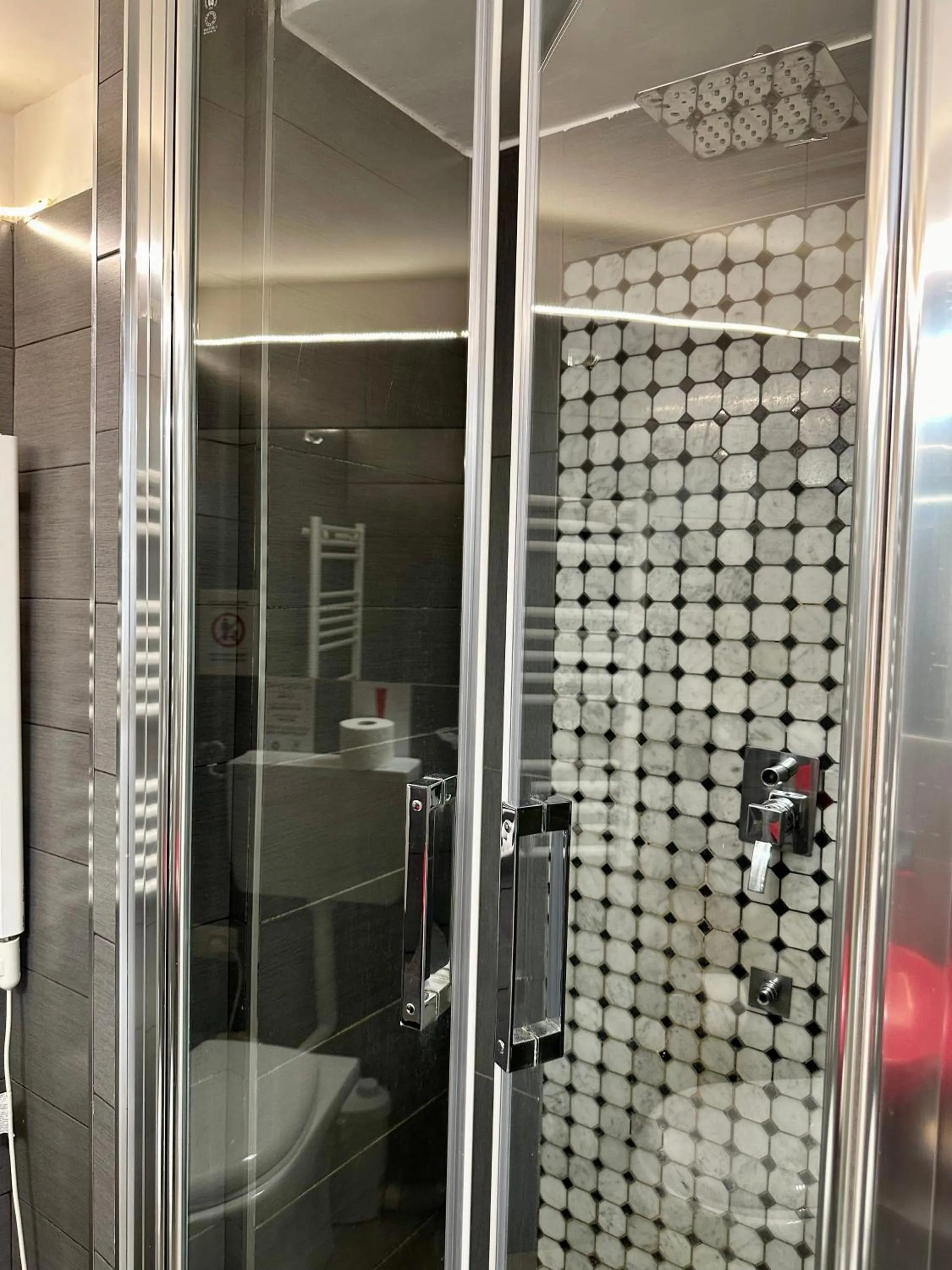 Shower in Martucci 83