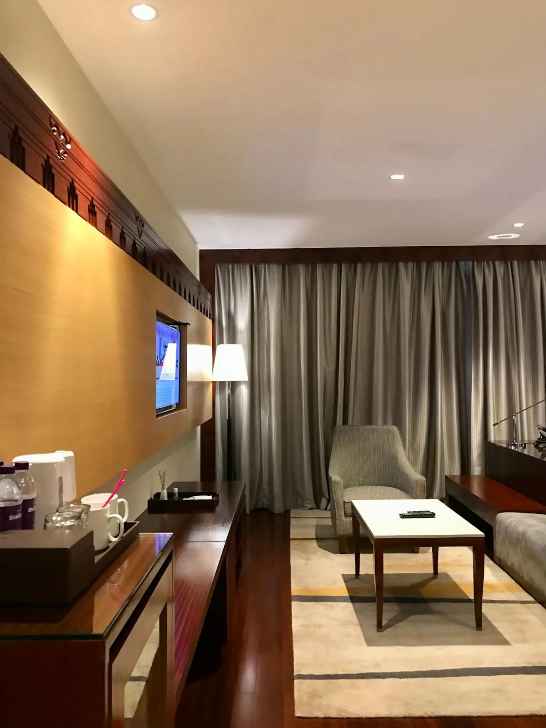 TV and multimedia in Crowne Plaza Kochi by IHG