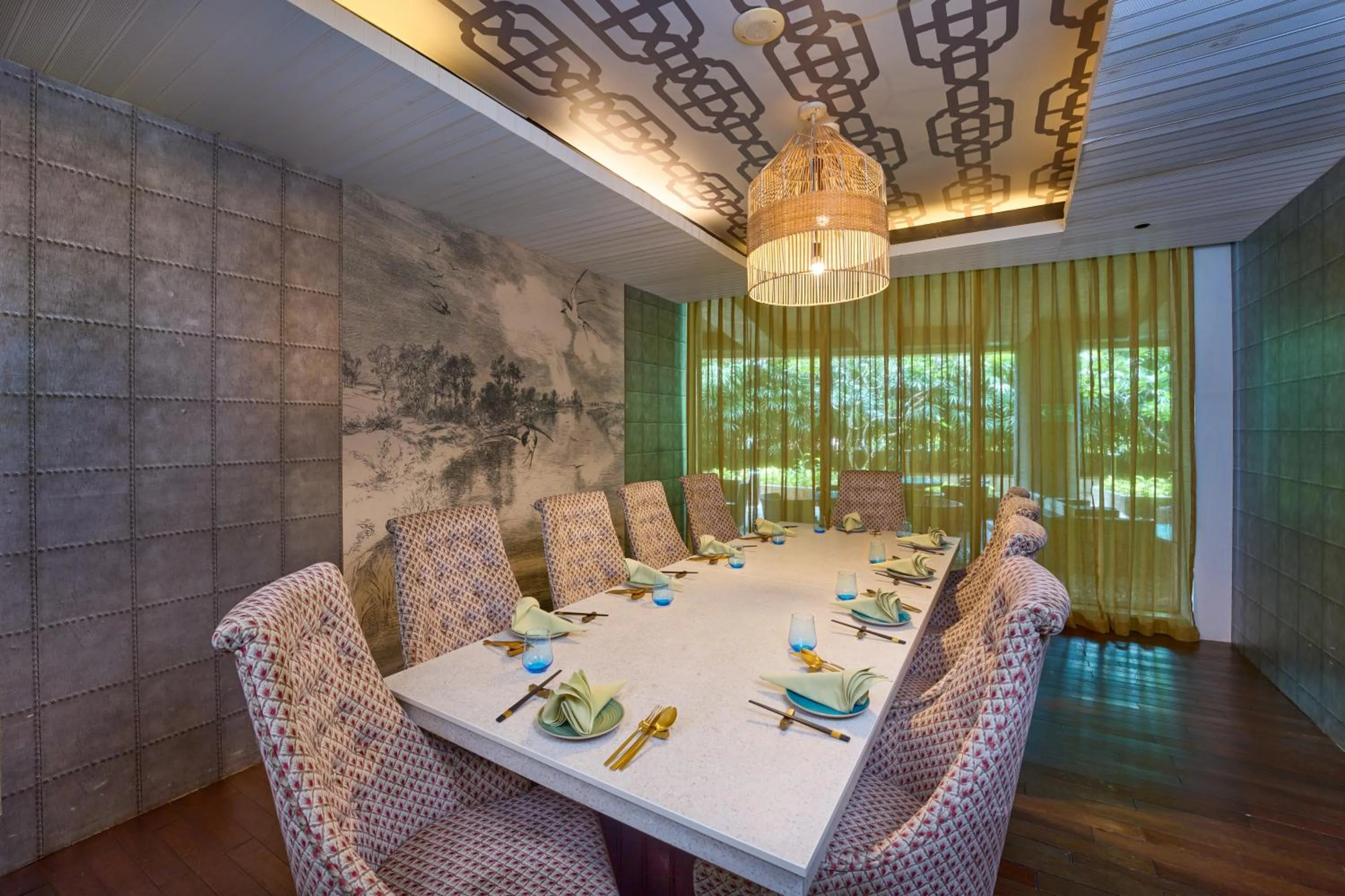 Dining area in Crowne Plaza Kochi by IHG