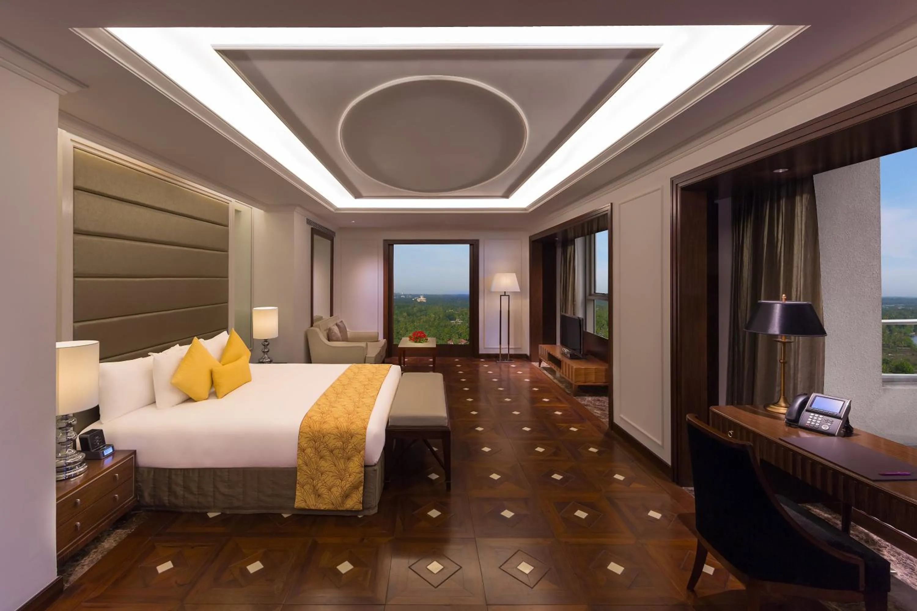 Photo of the whole room, Bed in Crowne Plaza Kochi by IHG