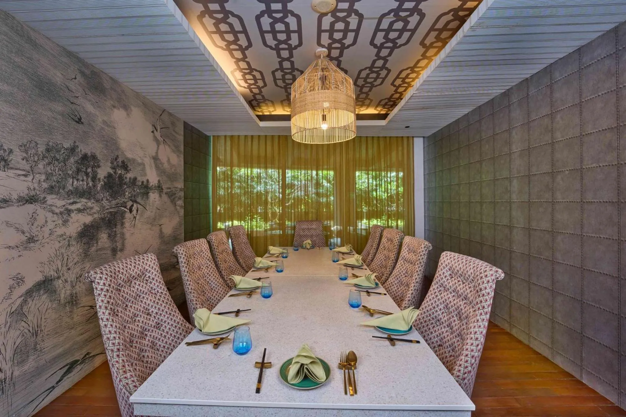 Restaurant/places to eat in Crowne Plaza Kochi by IHG