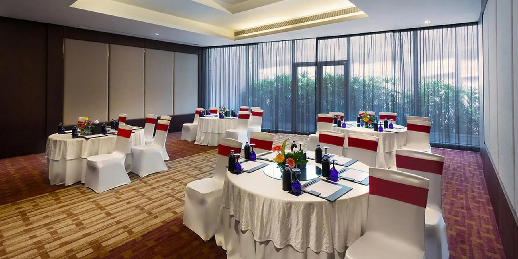 Meeting/conference room in Crowne Plaza Kochi by IHG