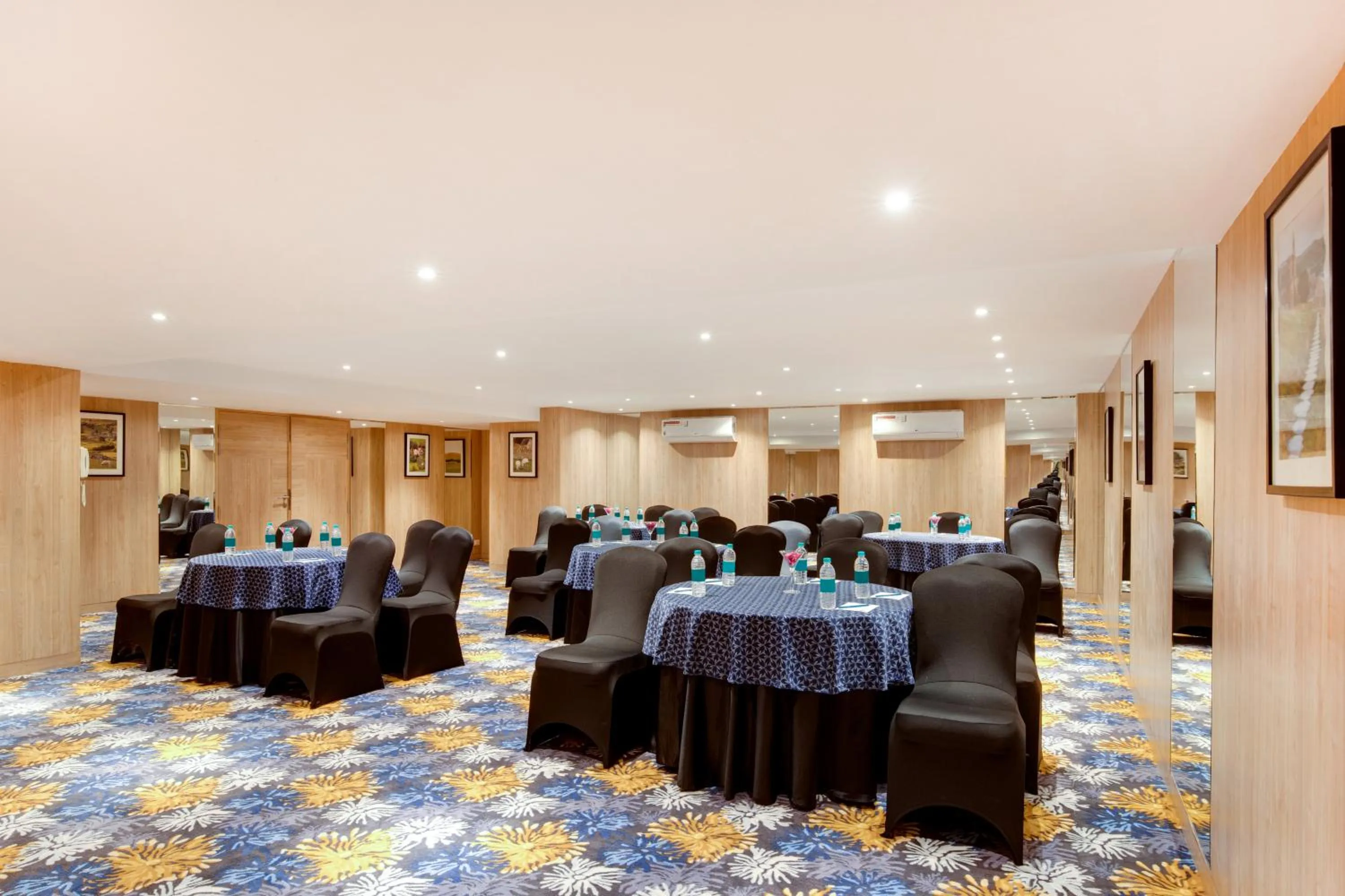 Banquet/Function facilities in Hotel Aketa Rajpur Road Dehradun, Dehradun