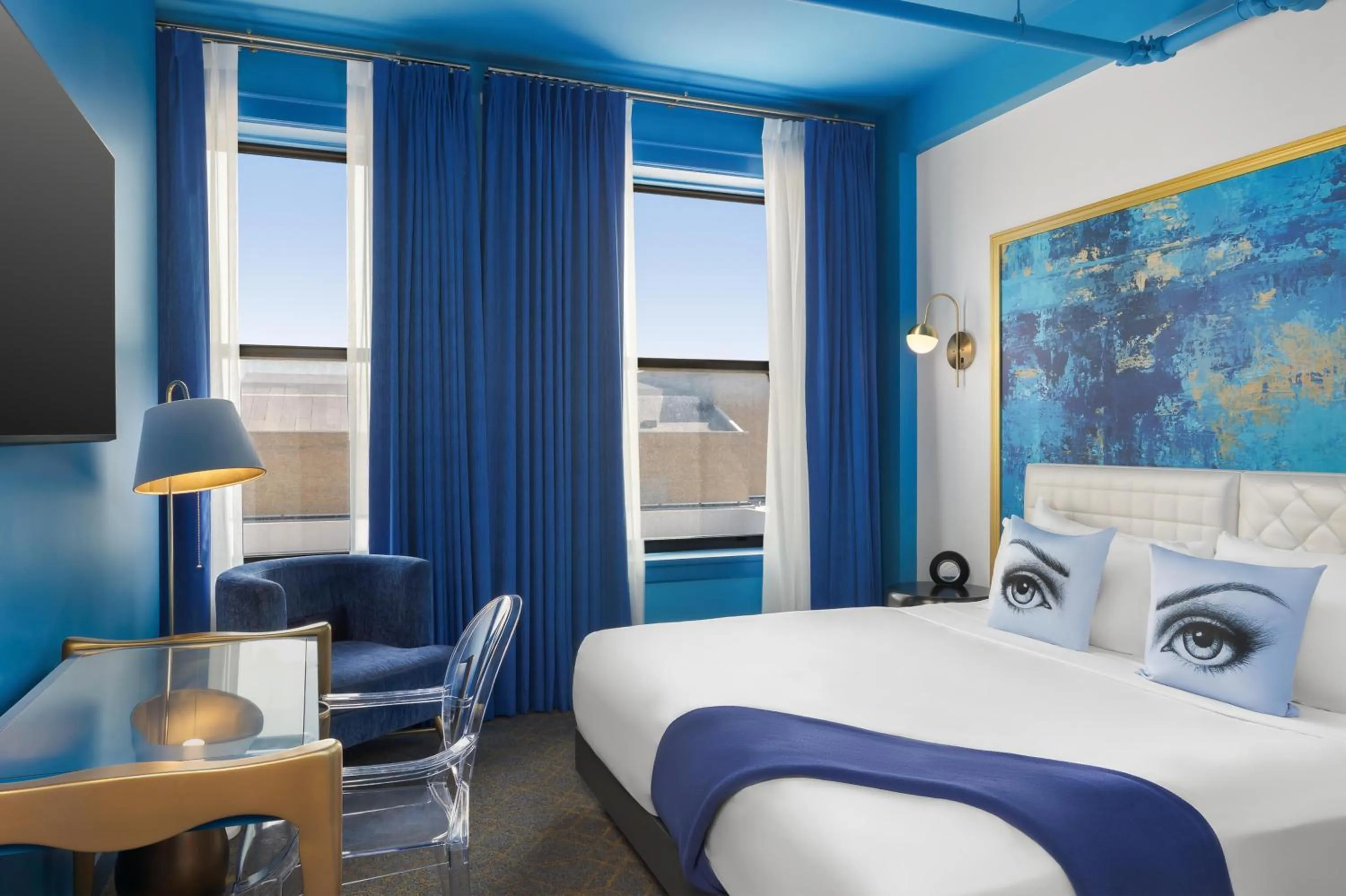 Bed in Angad Arts Hotel St Louis, Tapestry Collection by Hilton