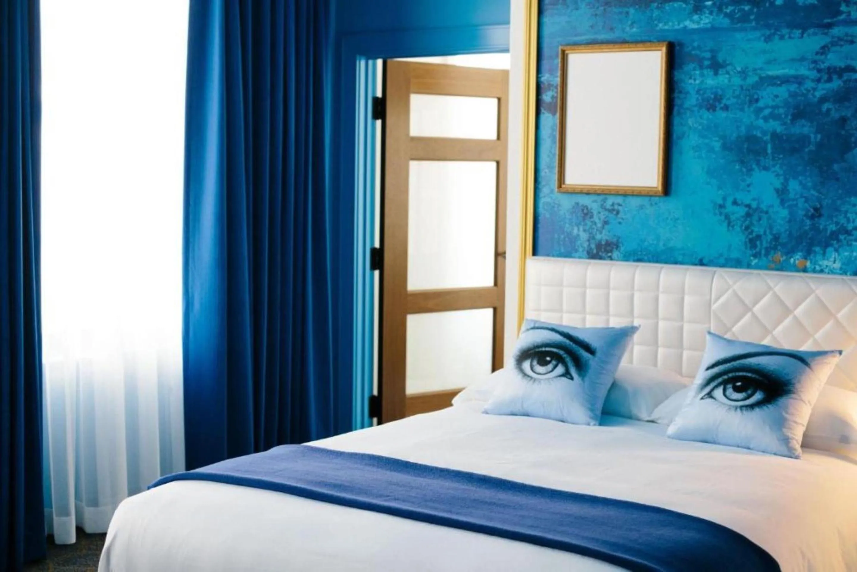 Bedroom, Bed in Angad Arts Hotel St Louis, Tapestry Collection by Hilton