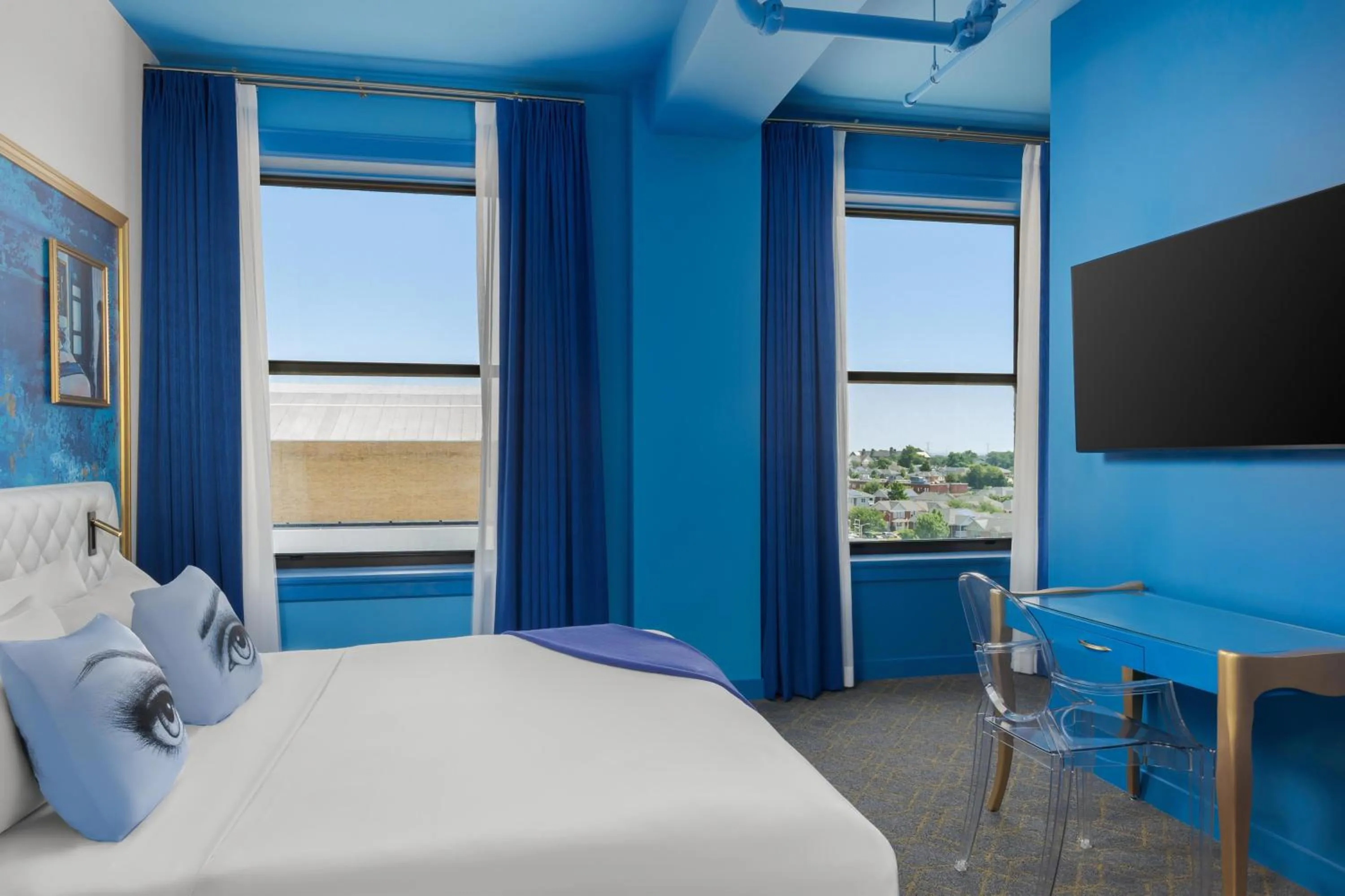 Bed in Angad Arts Hotel St Louis, Tapestry Collection by Hilton