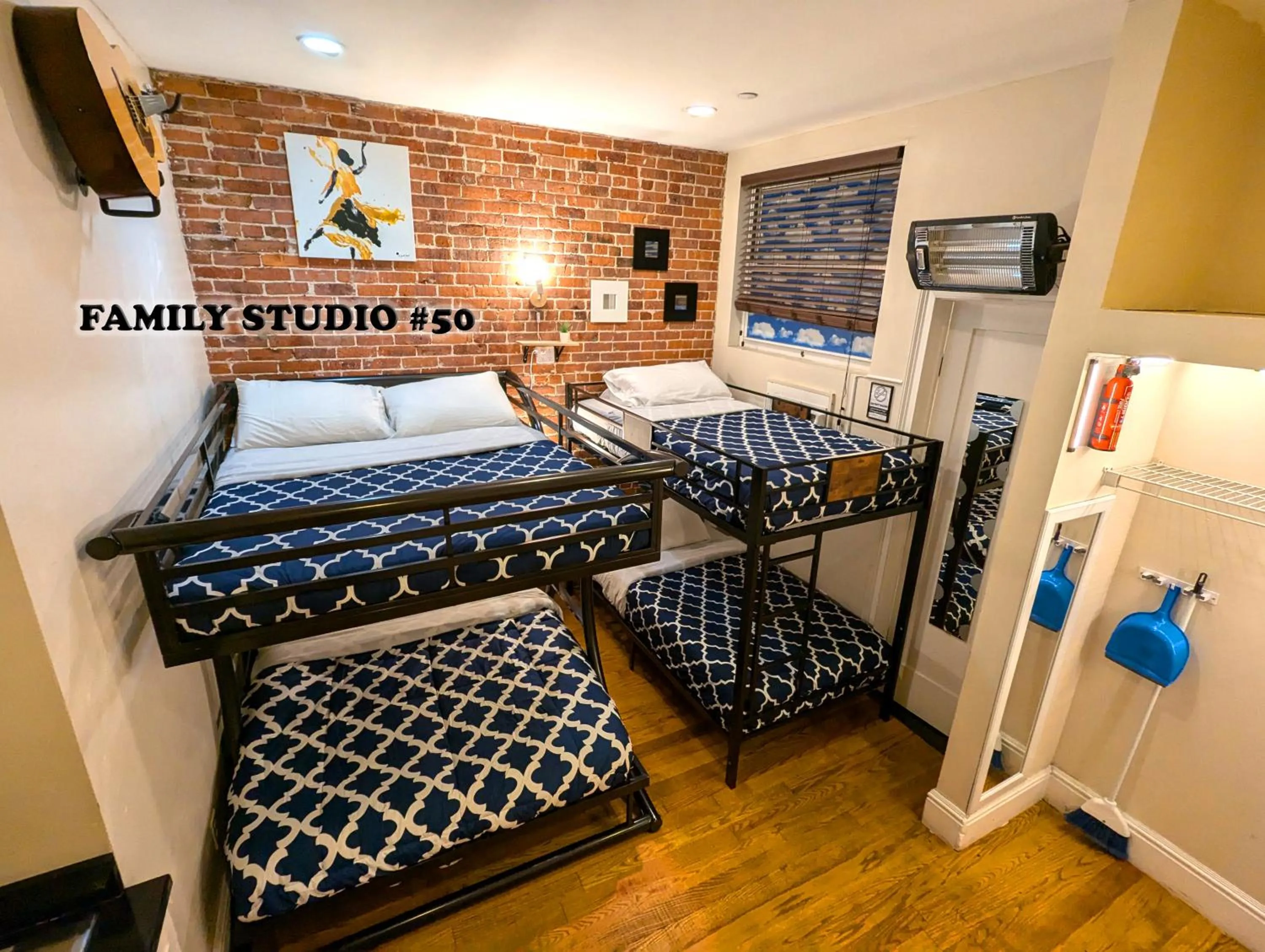 Bedroom, Bed in NYC Empire Apartments