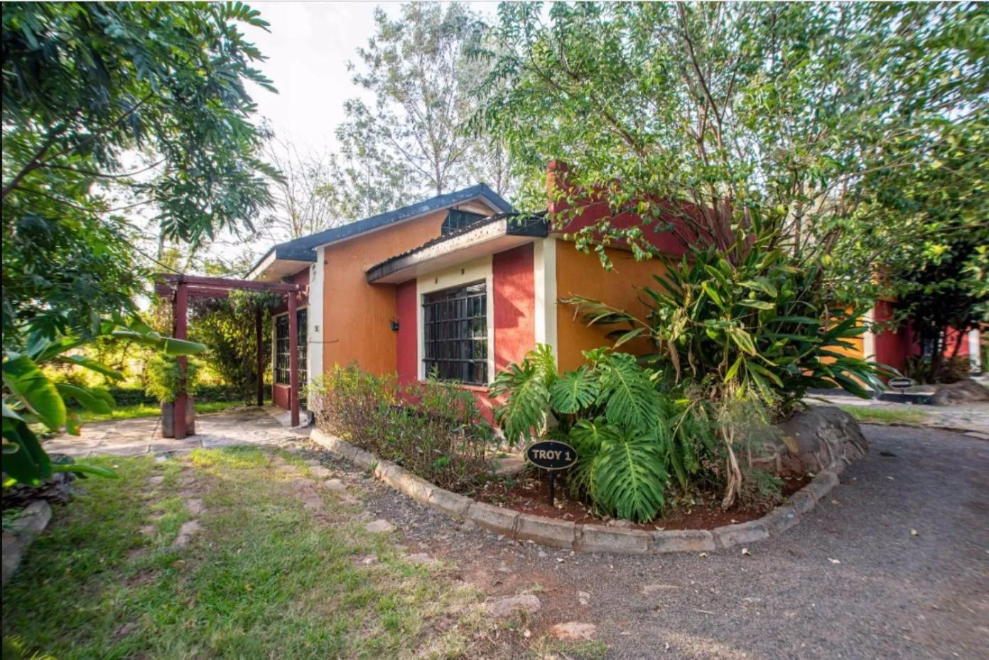 Facade/entrance in Hotel Troy