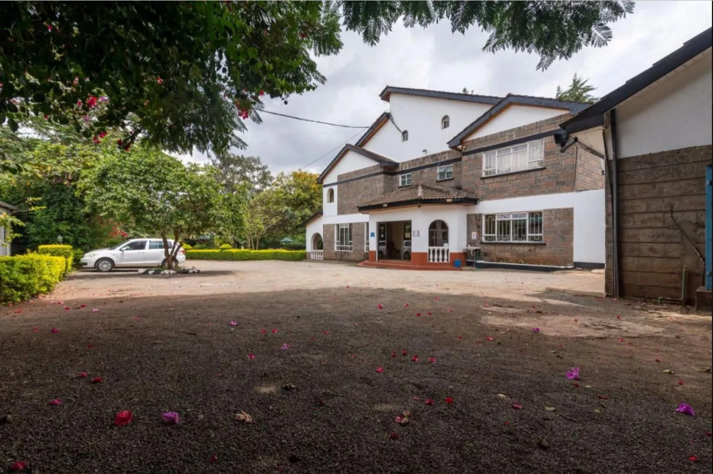 Property building in Hotel Troy