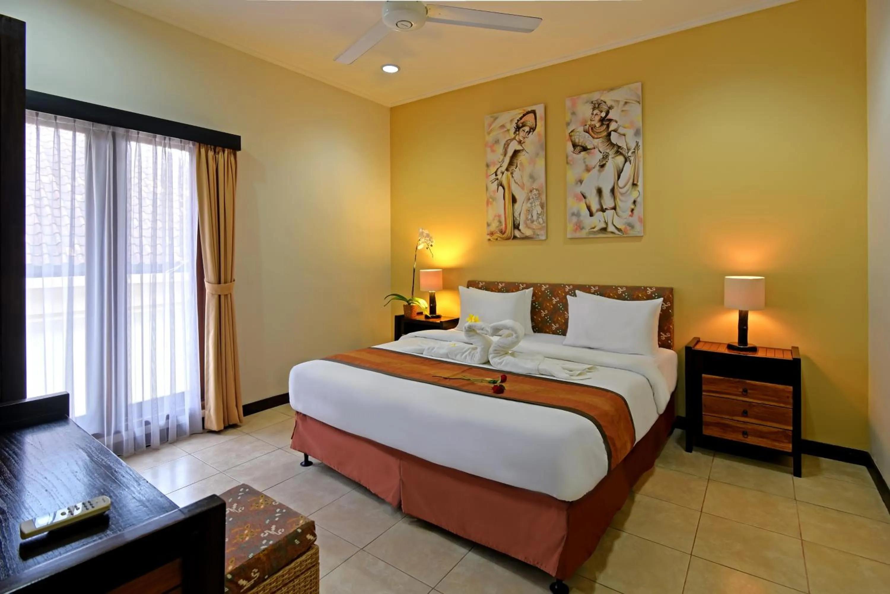 Bathroom, Bed in Kuta Town House Apartments