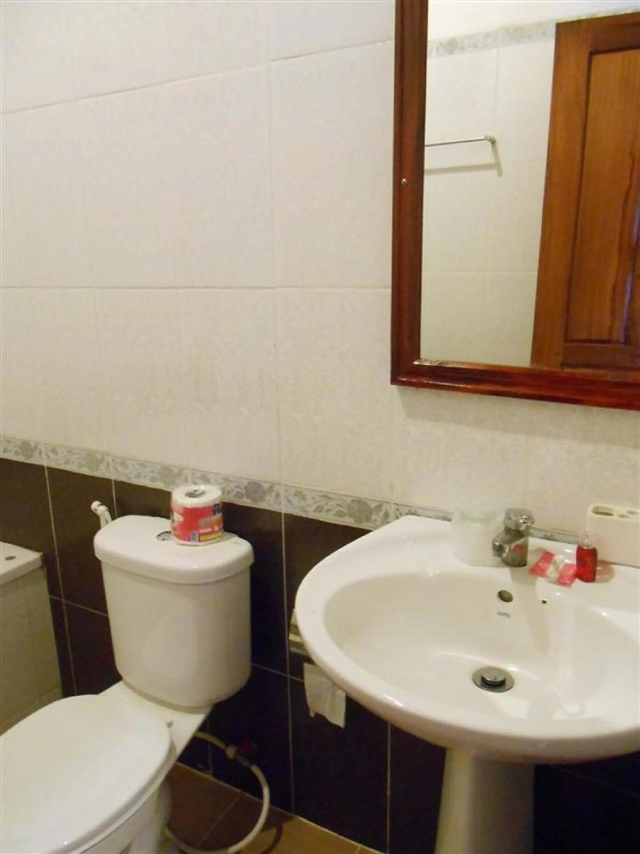 Toilet in Villa Rattanakon